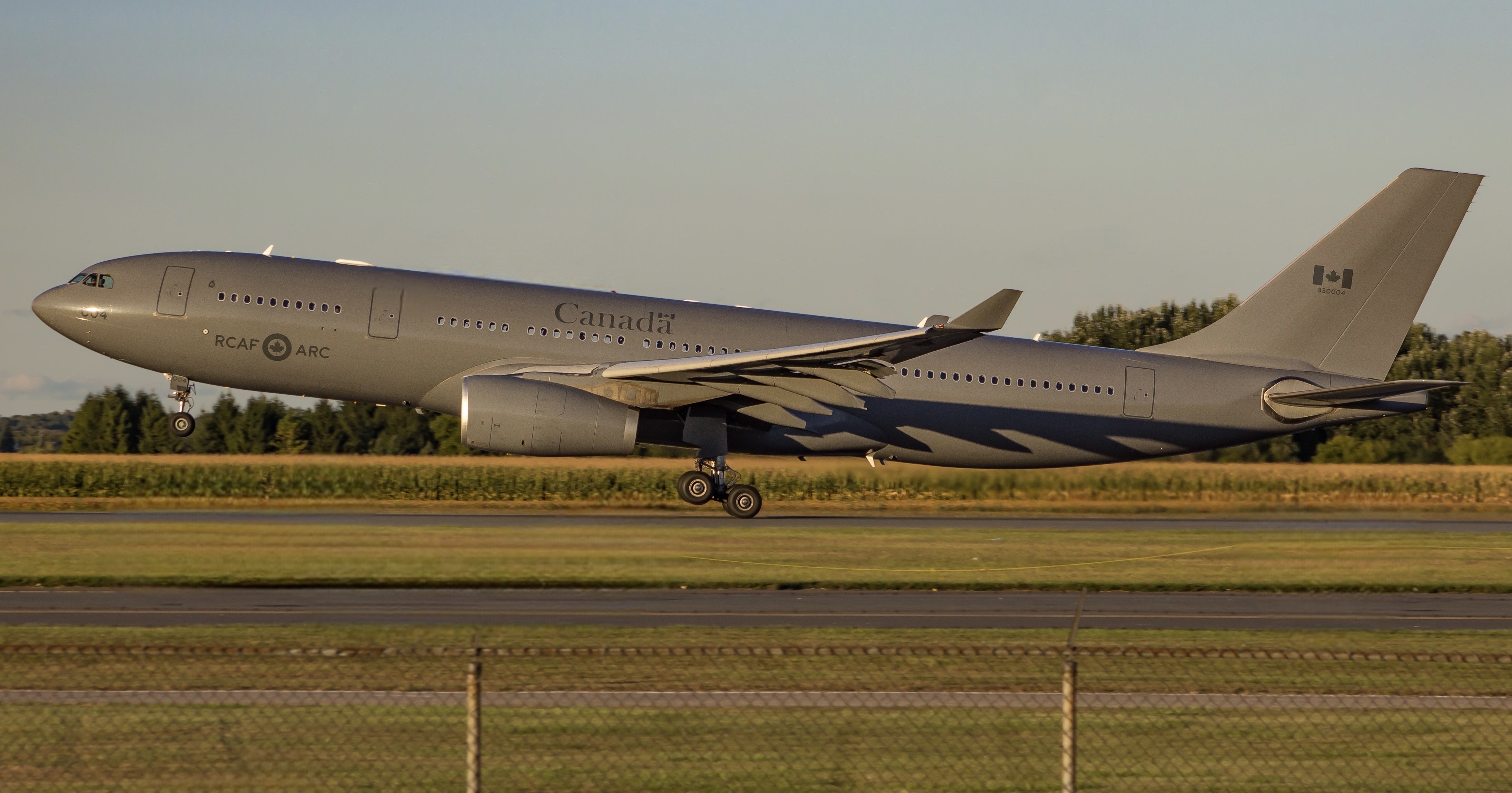 Airbus  CC-330 Husky