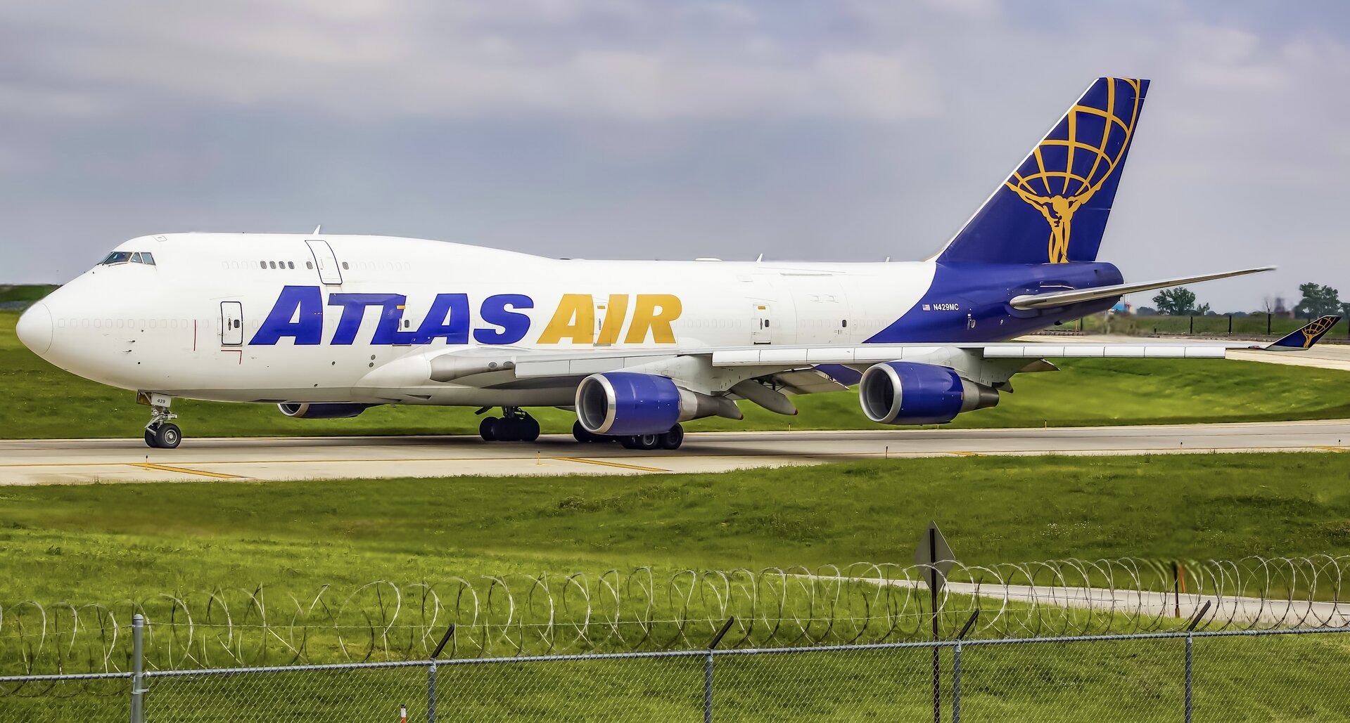 Boeing  747-481(BCF)