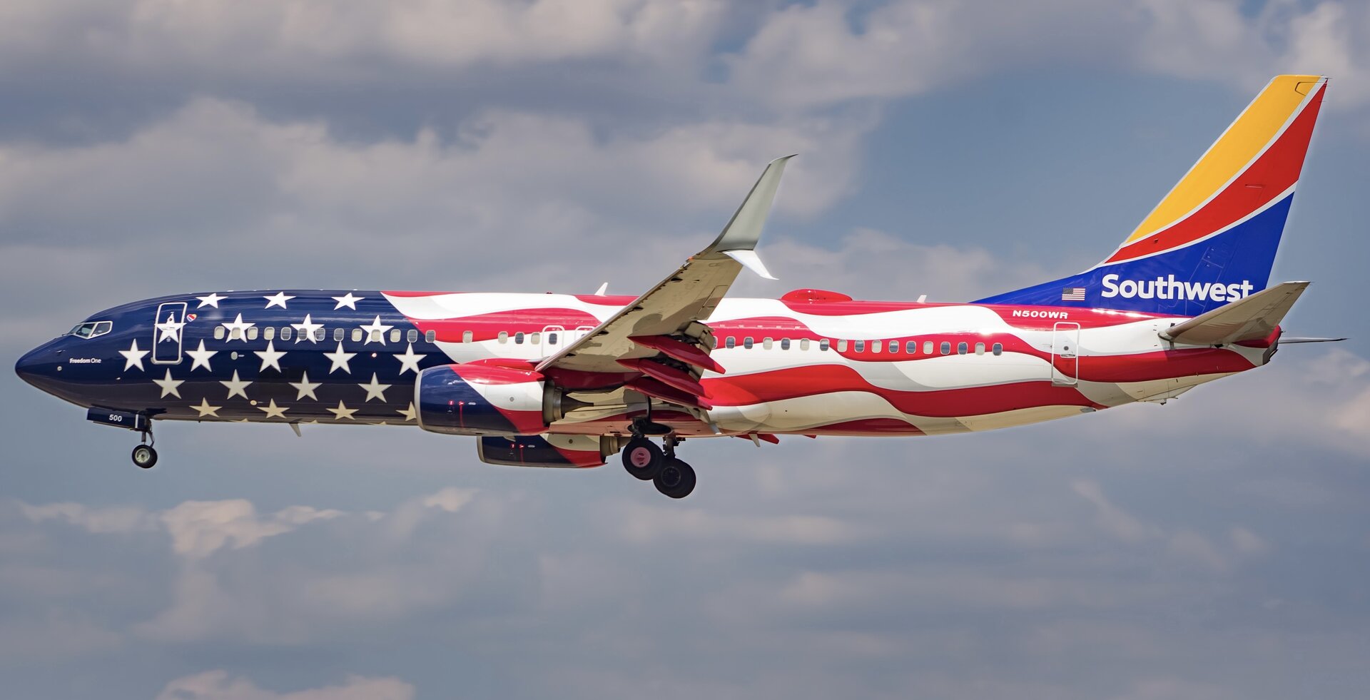 Boeing 737-8H4