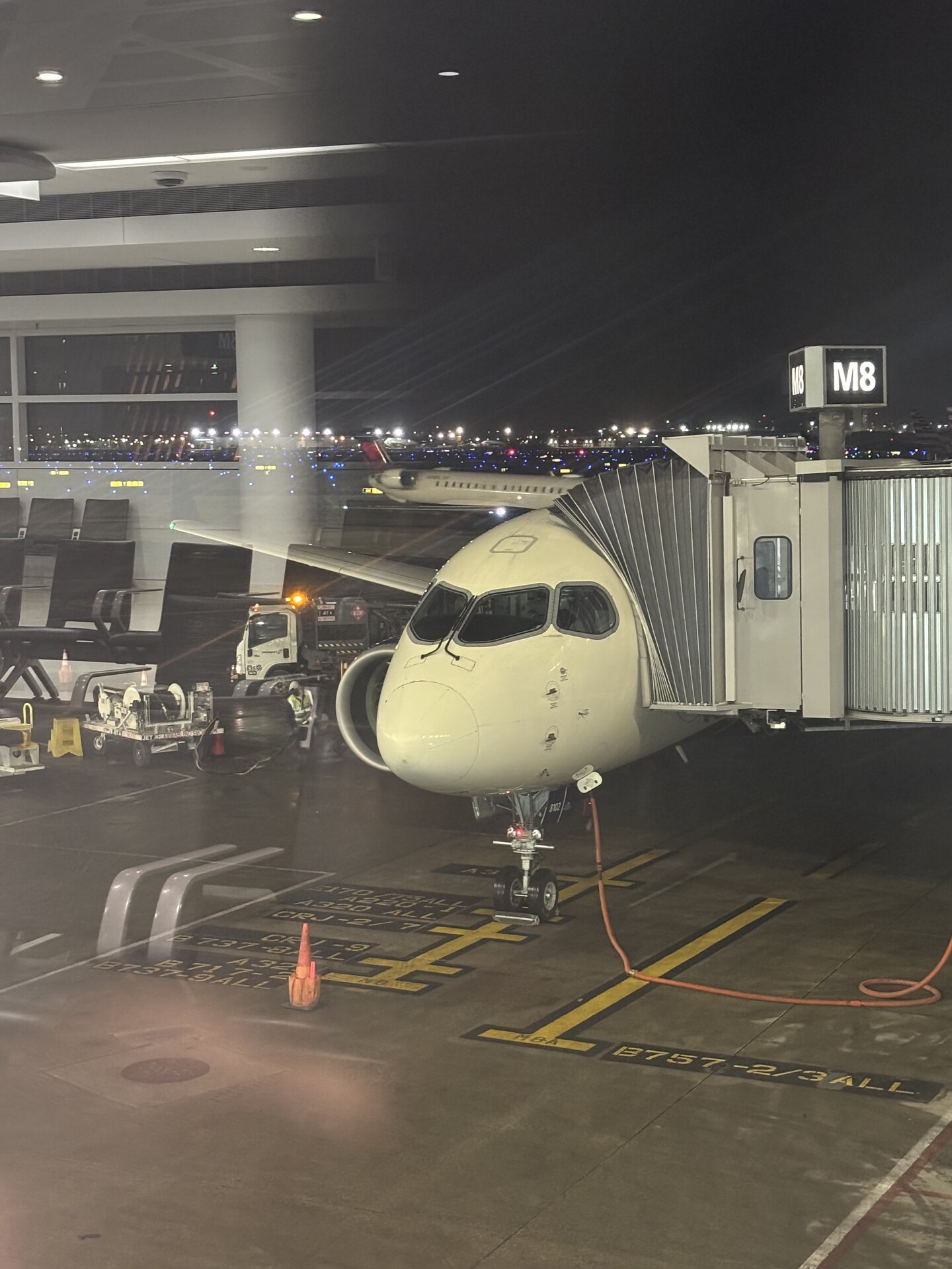 Airbus A220-300