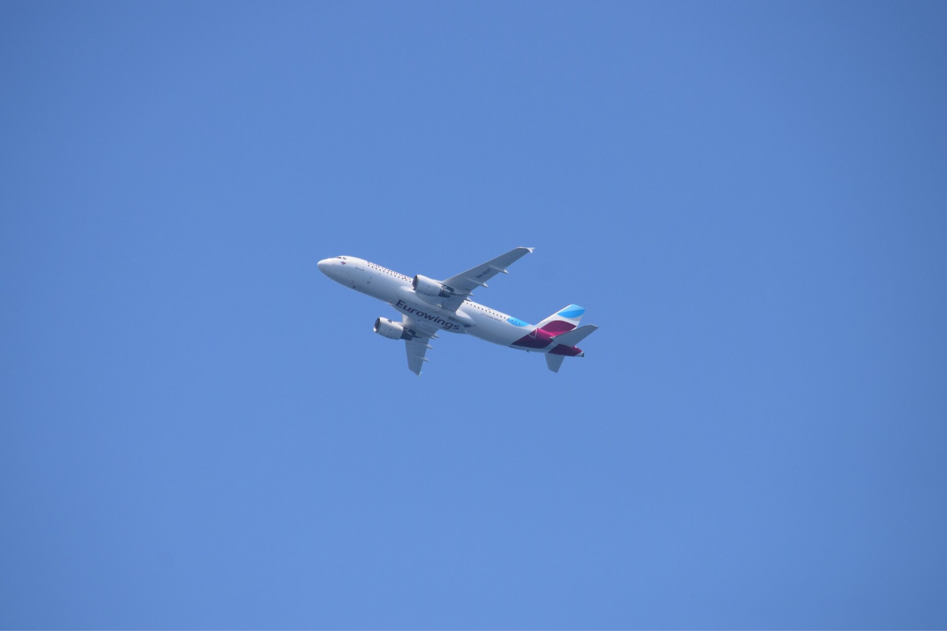 Airbus A320-200