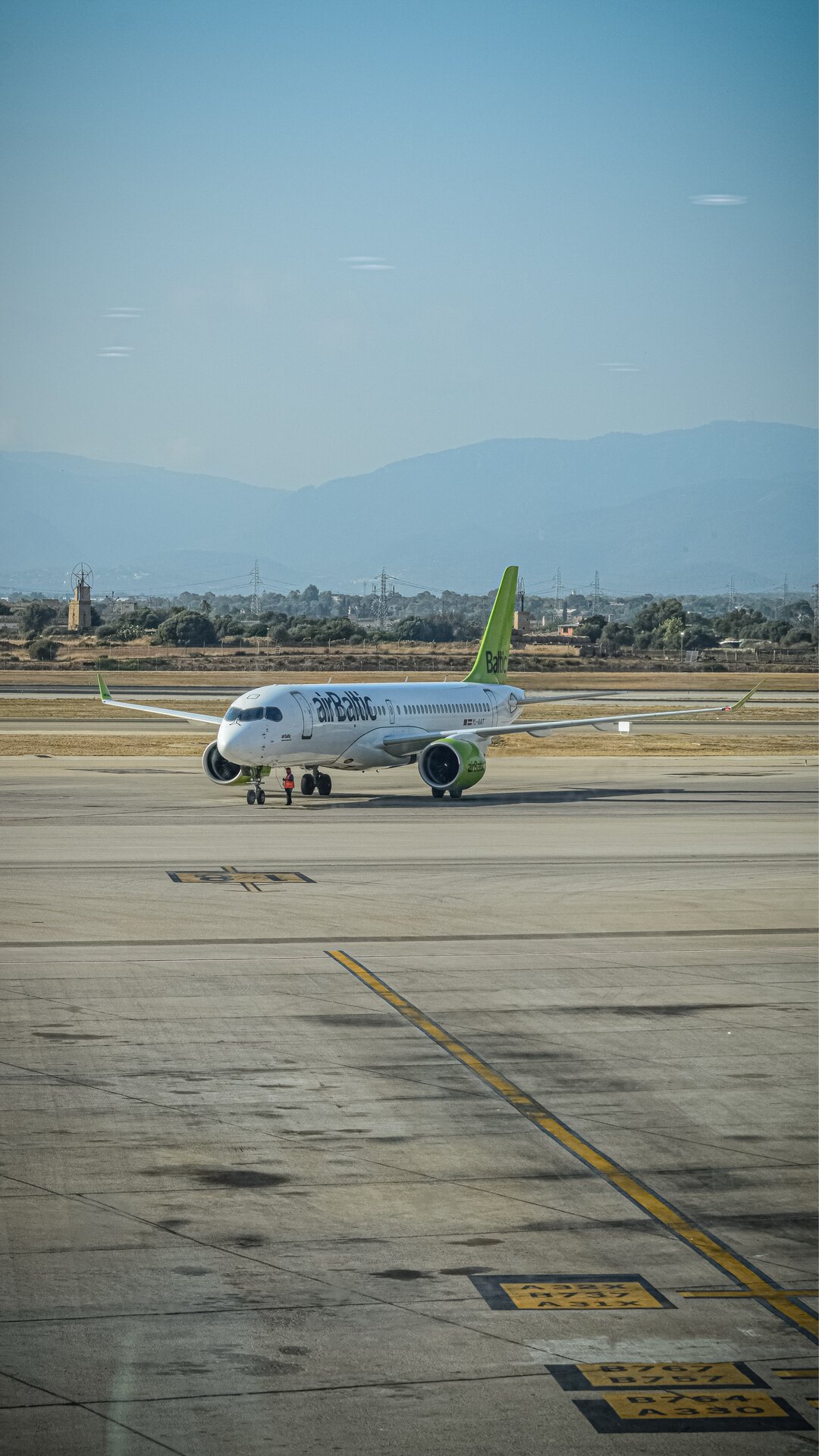 Airbus (formerly Bombardier) A220-300