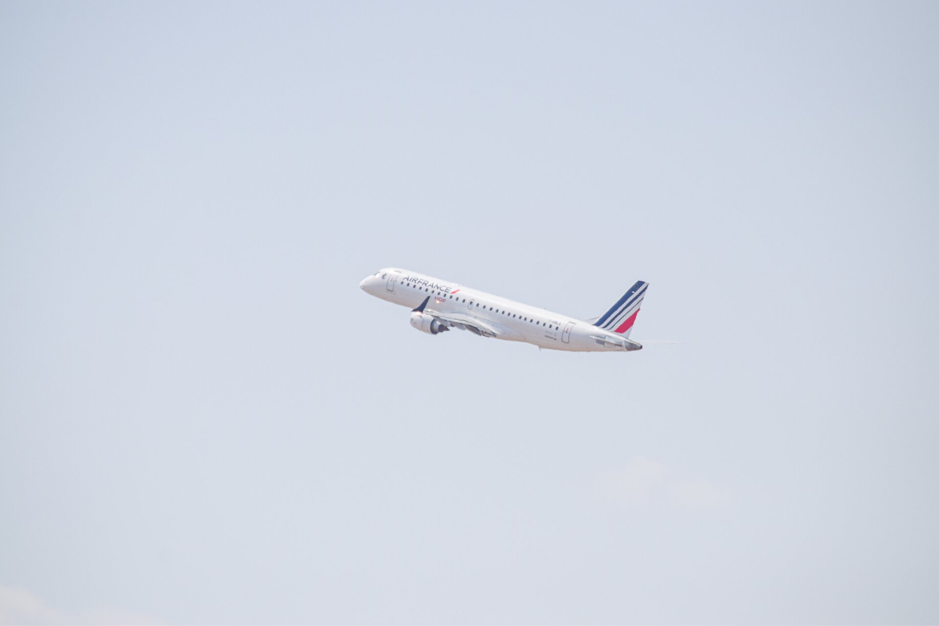 Embraer E190