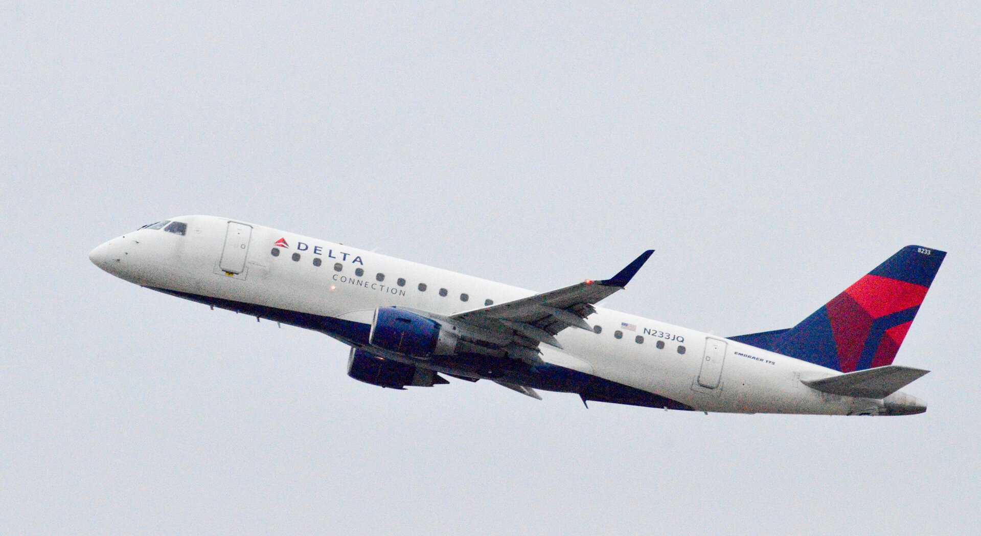 Embraer Embraer 175 (E175)