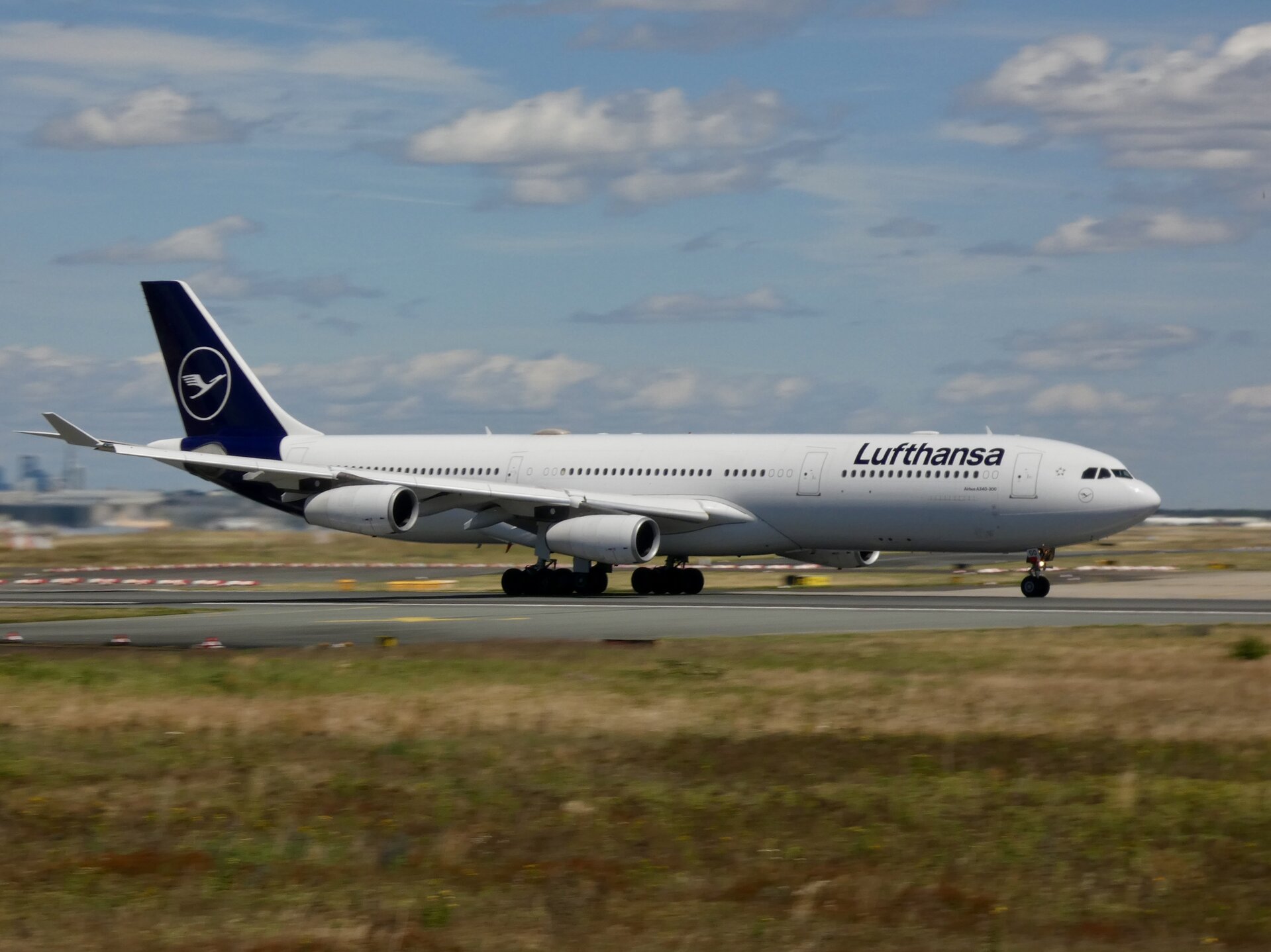Airbus A340-300