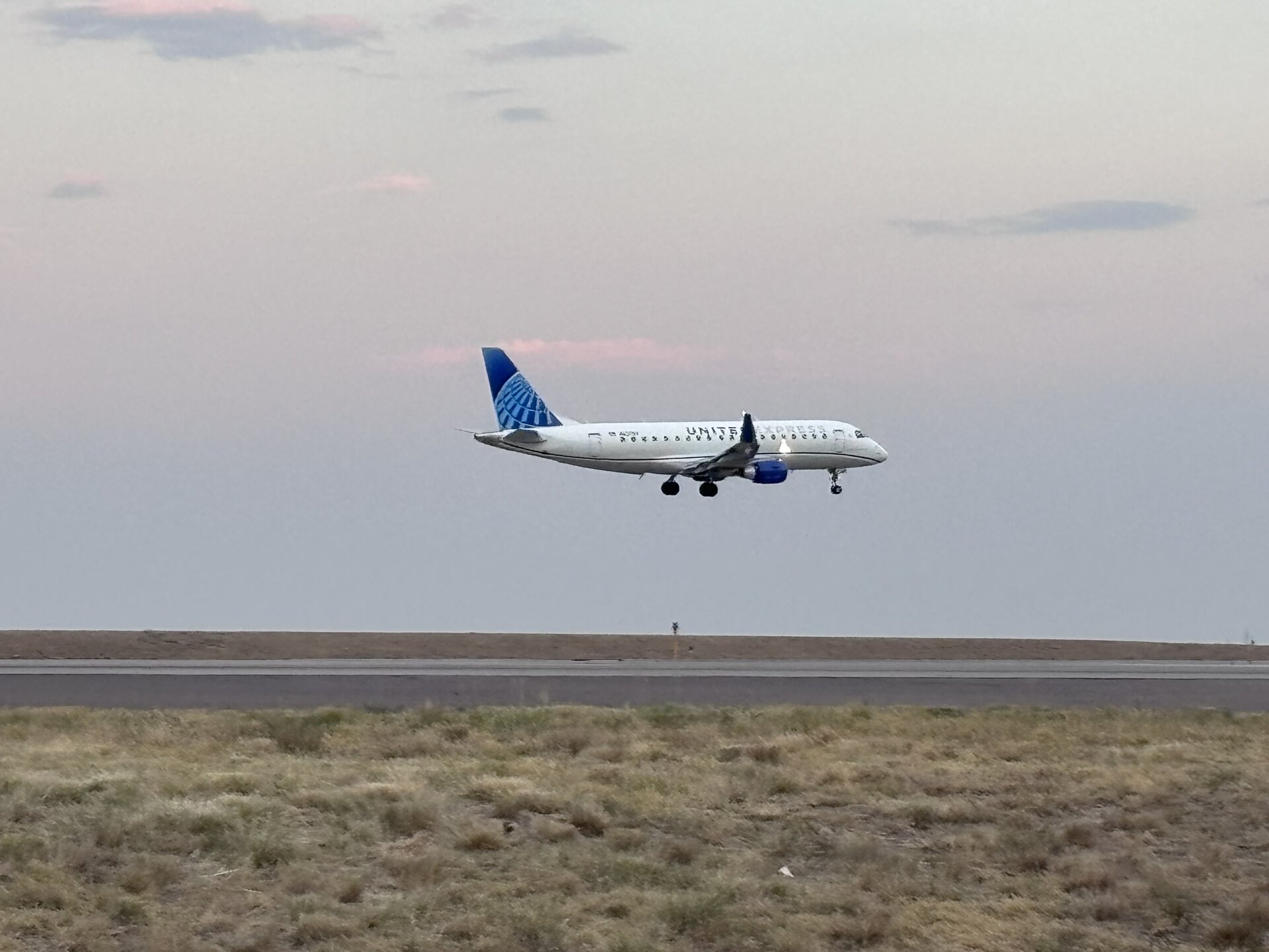 Embraer ERJ-175 (E175)