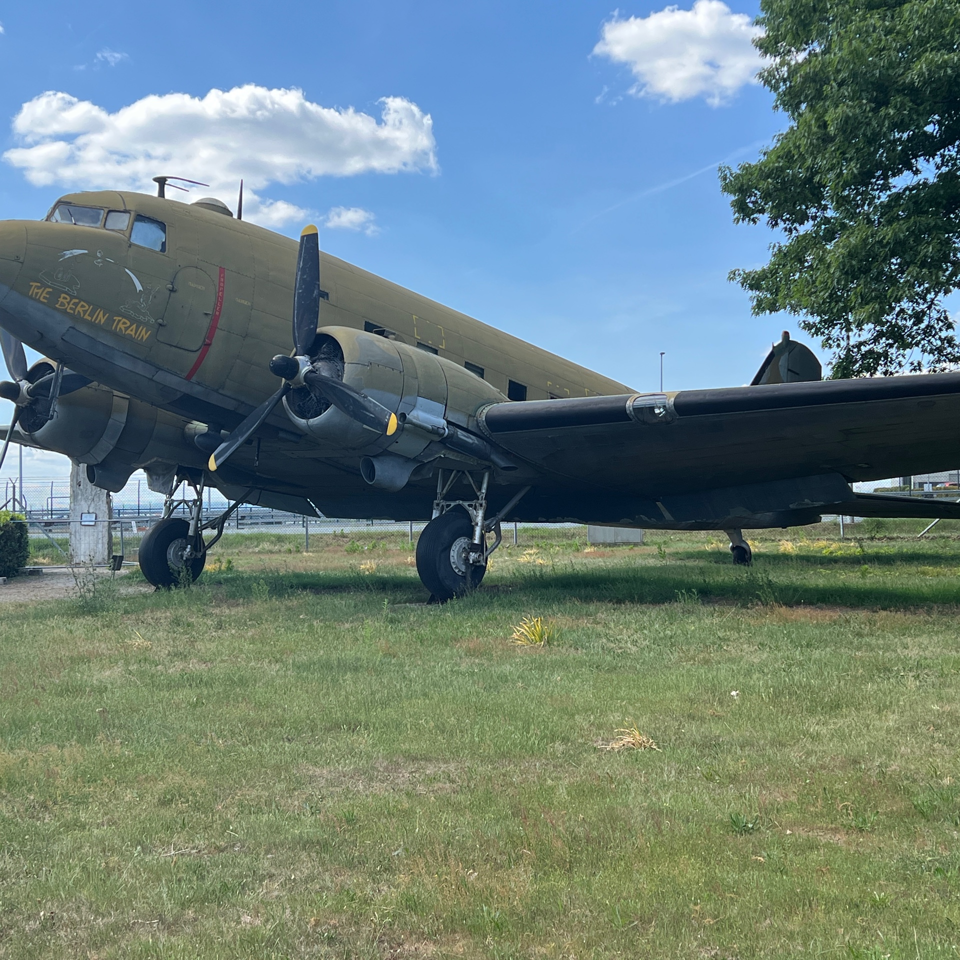 Douglas C-47 Skytrain (Military DC-3)