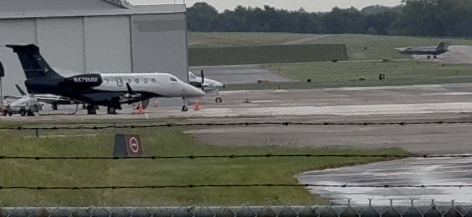 Embraer Phenom 300