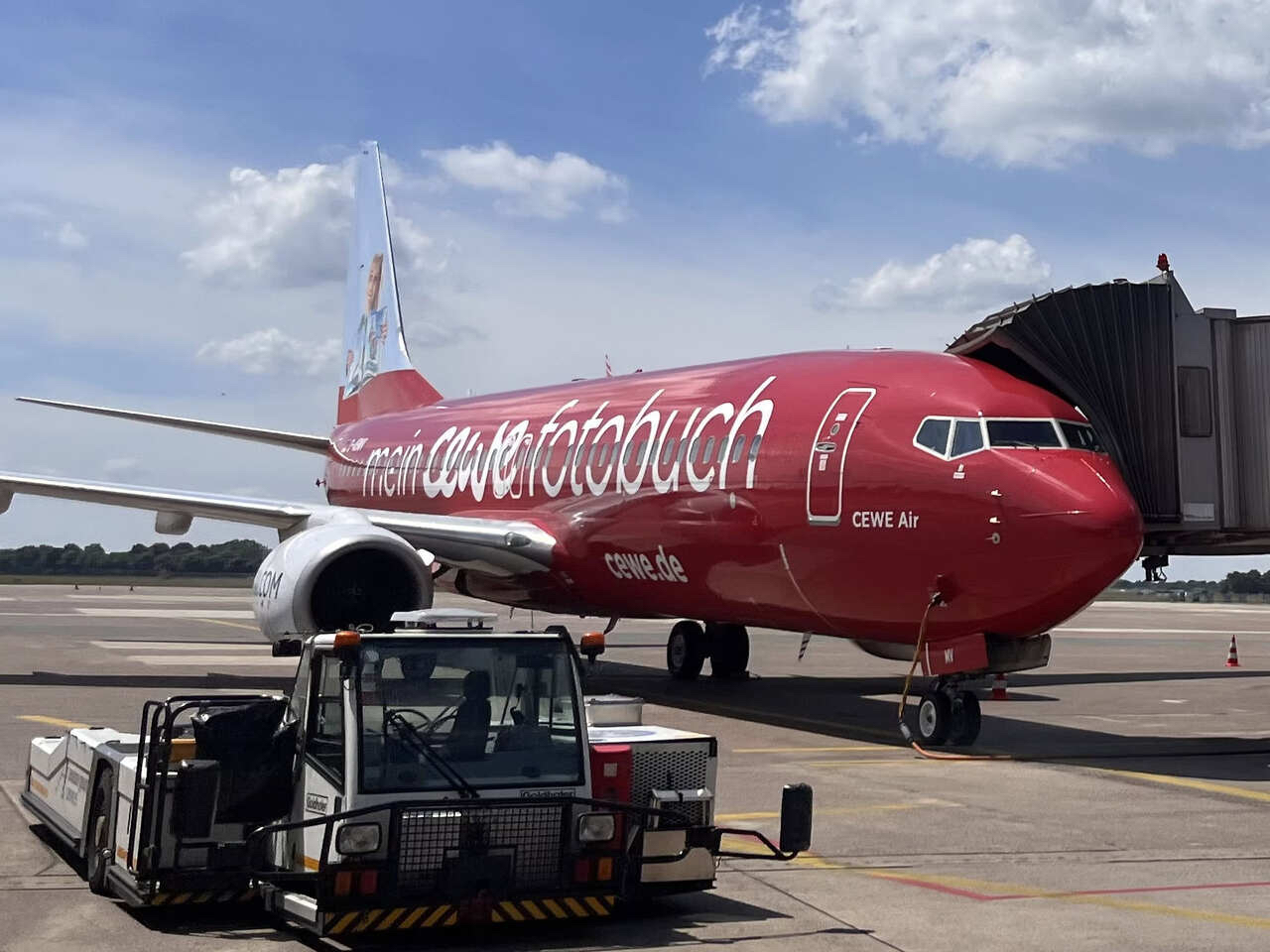 Boeing  B737-800
