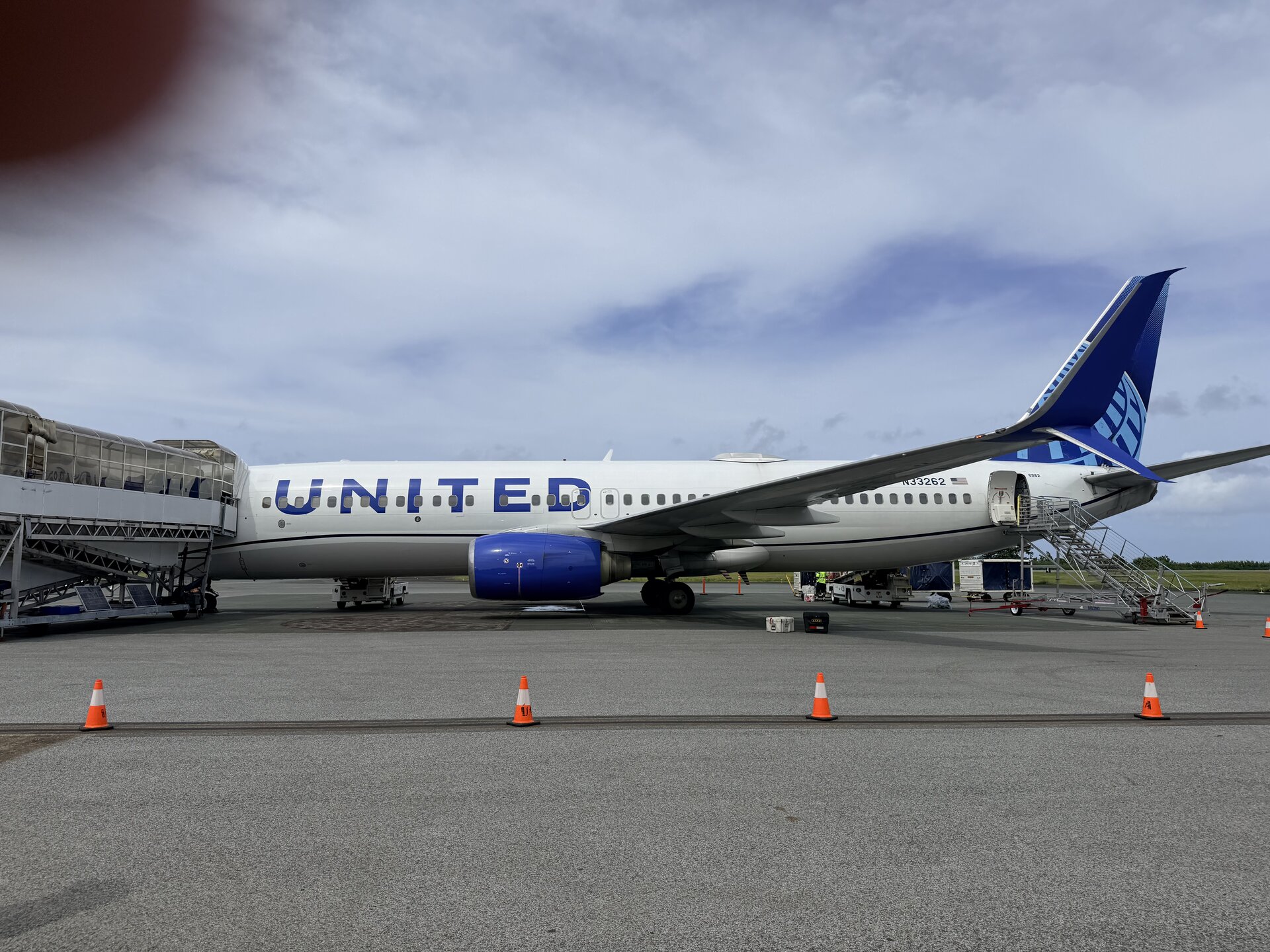 Boeing 737-824