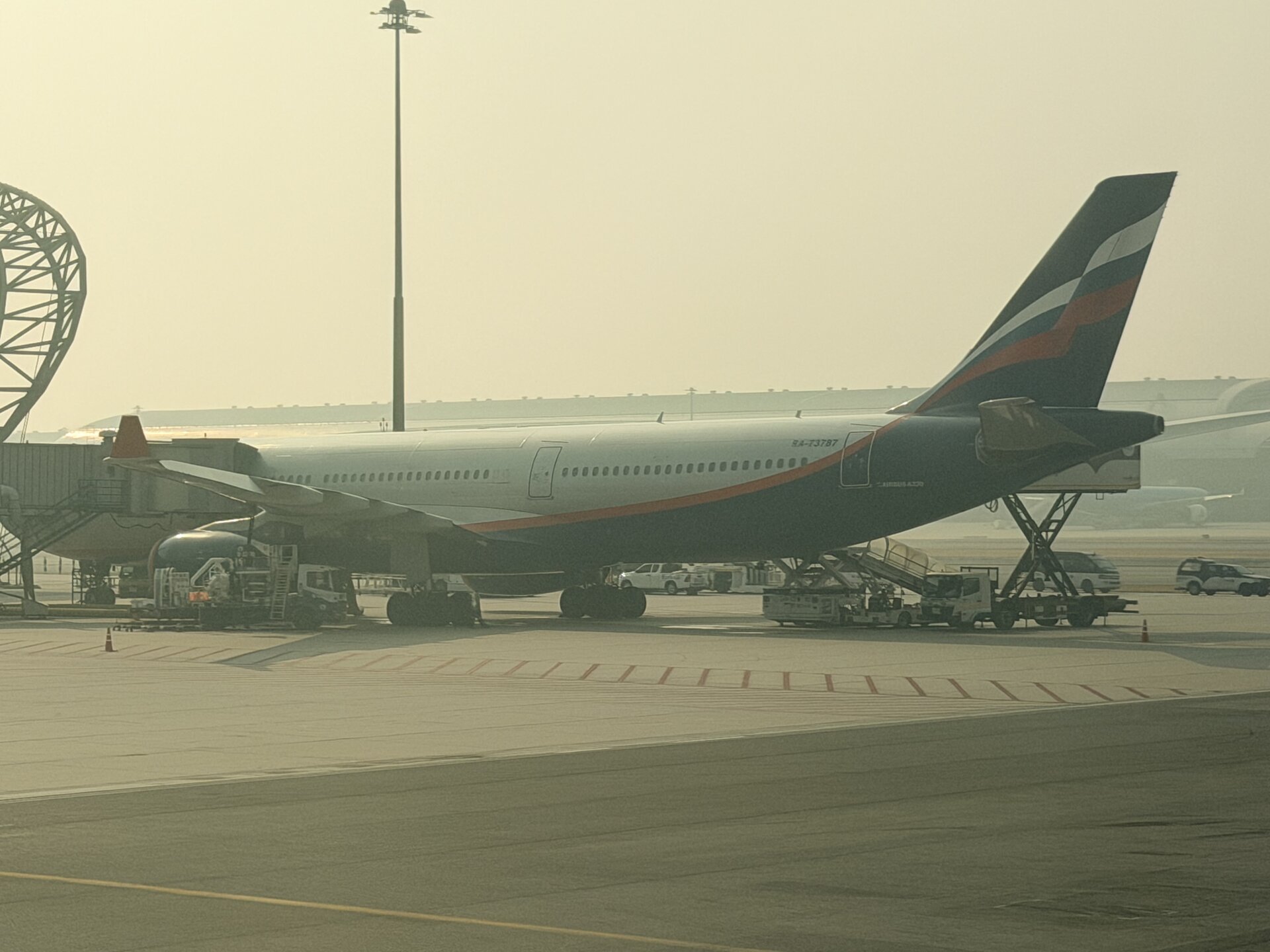 Airbus A330-243