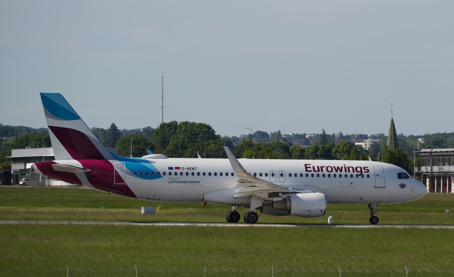 Airbus A320-214