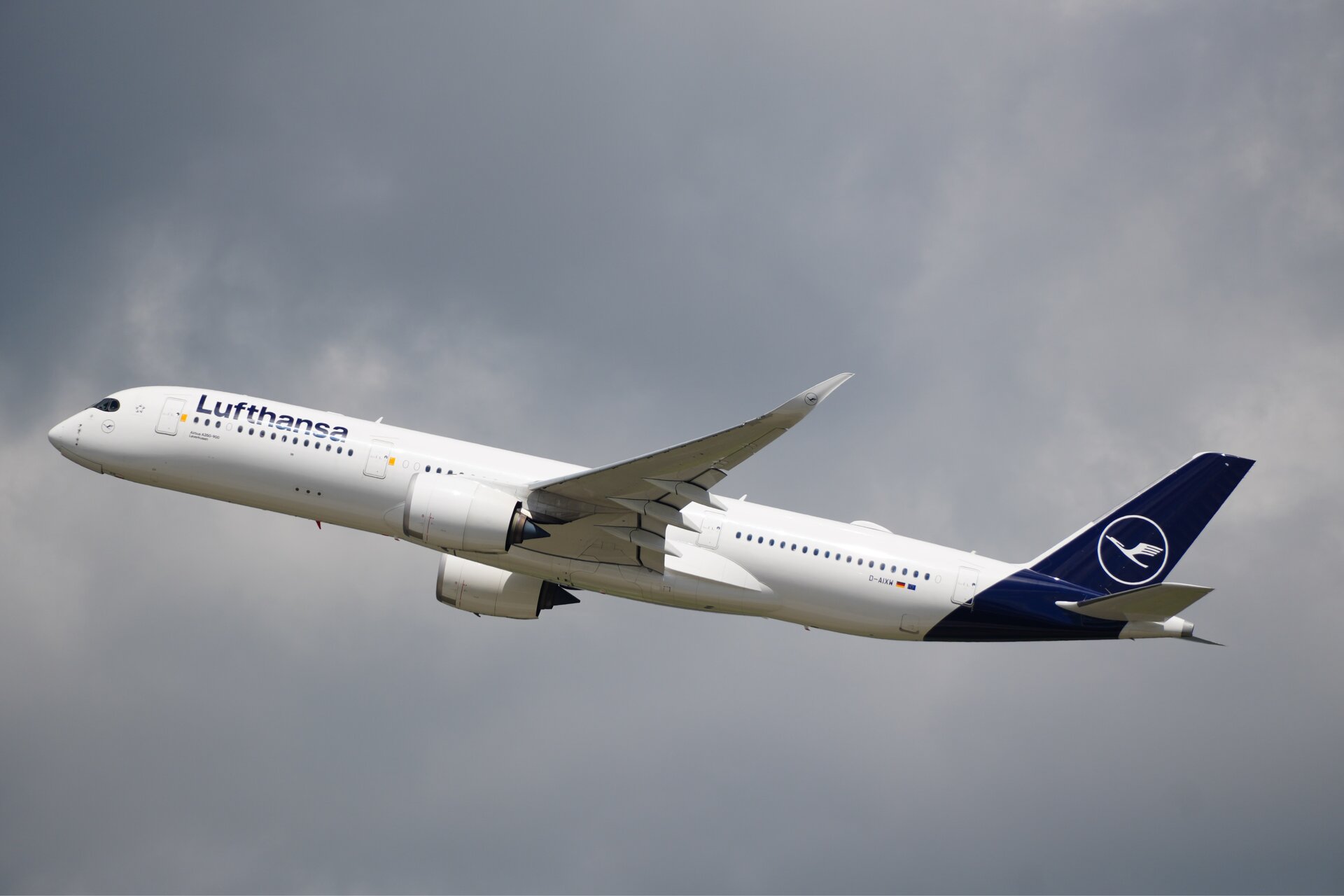 Airbus A350-900