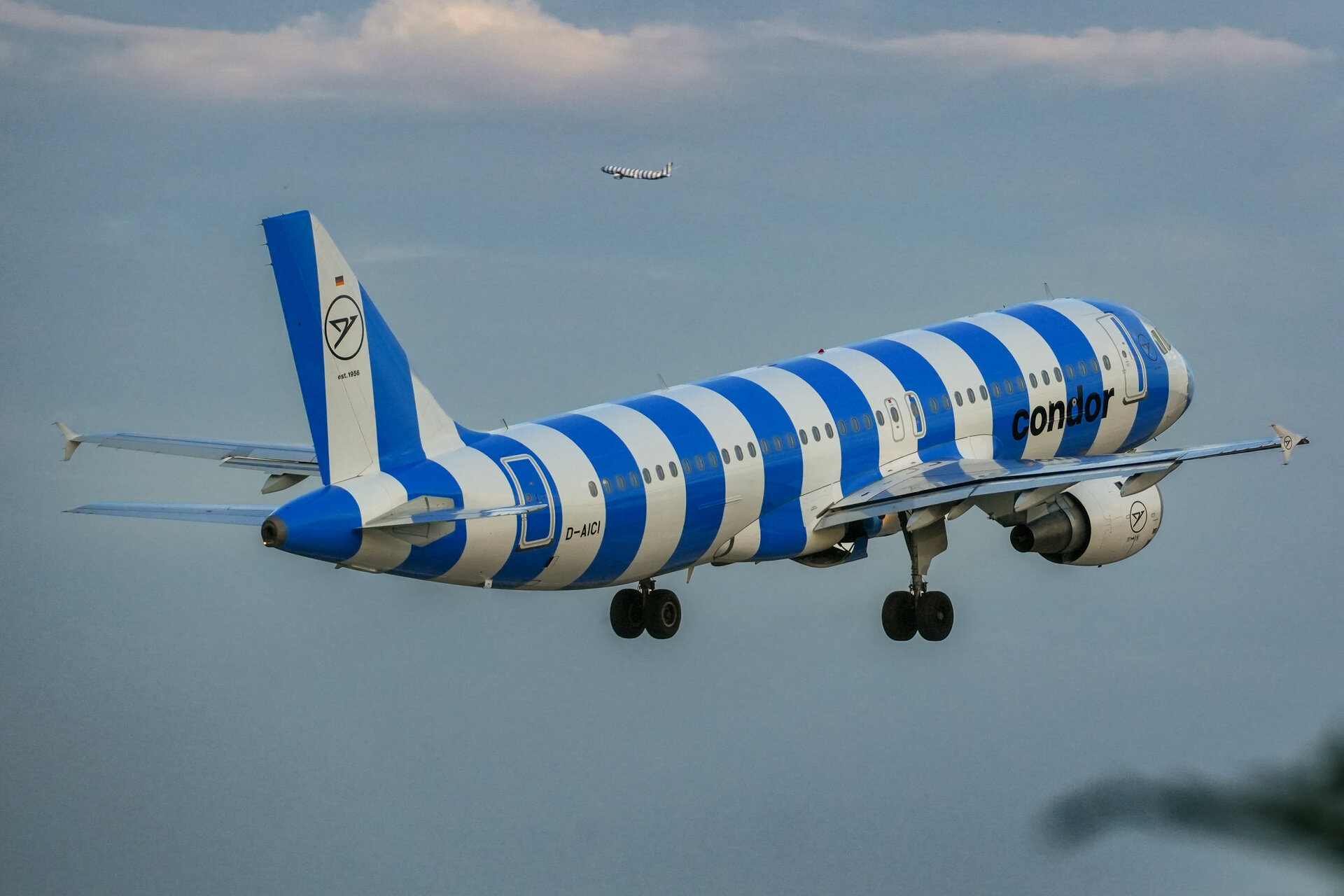 Airbus A320-214
