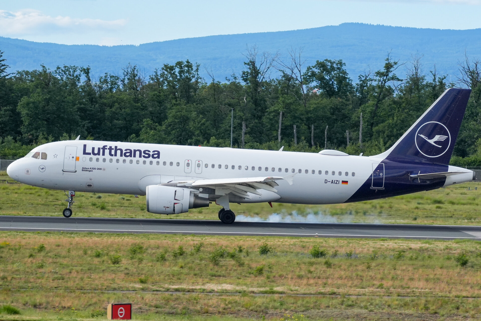 Airbus A320-200