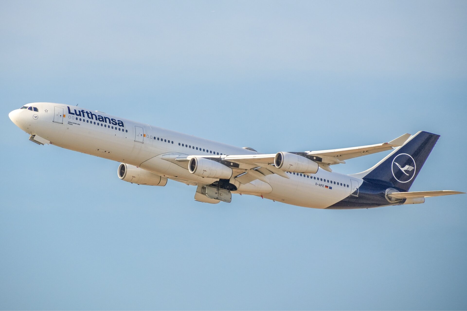 Airbus A340-300
