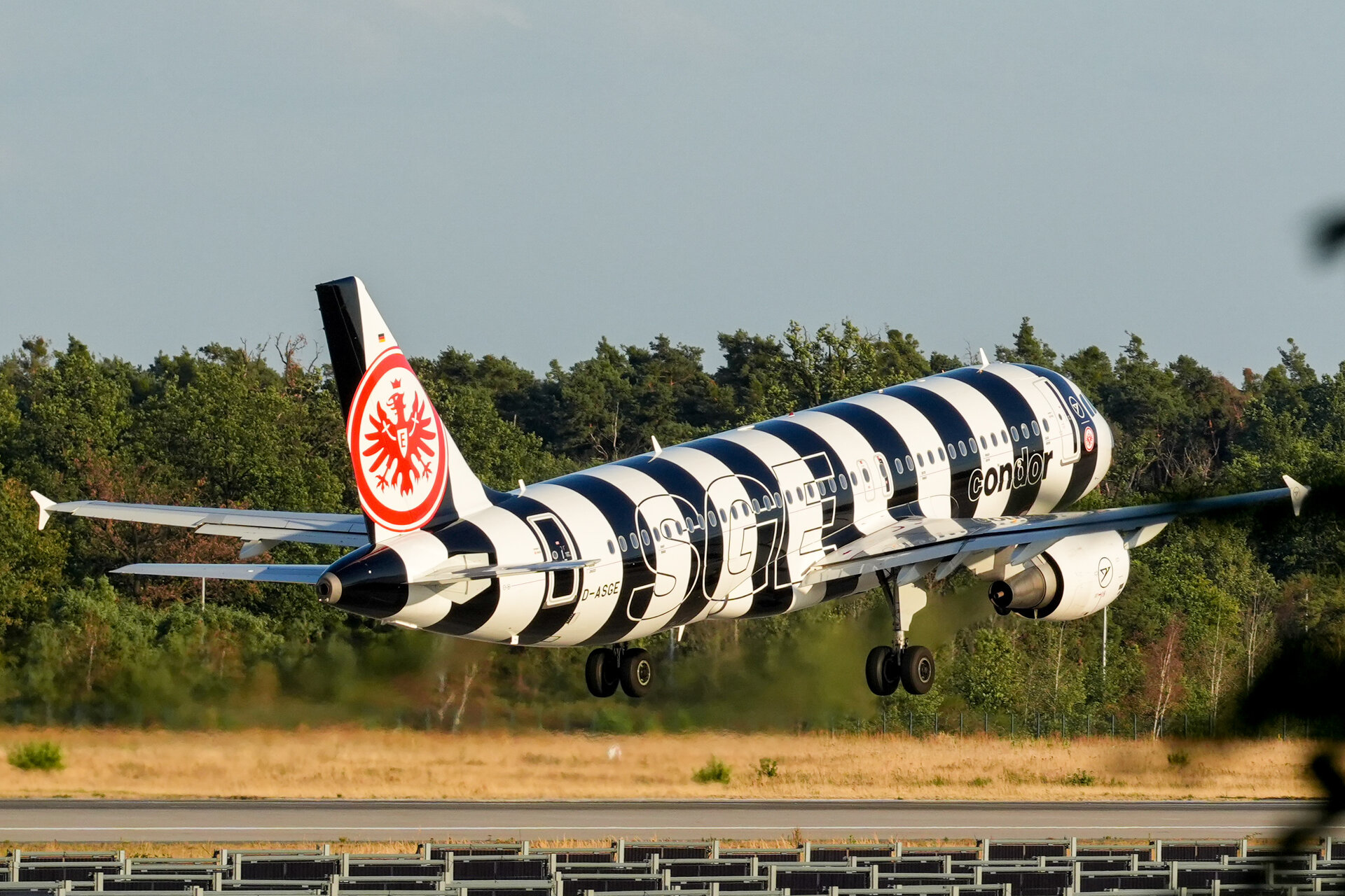 Airbus A320-212