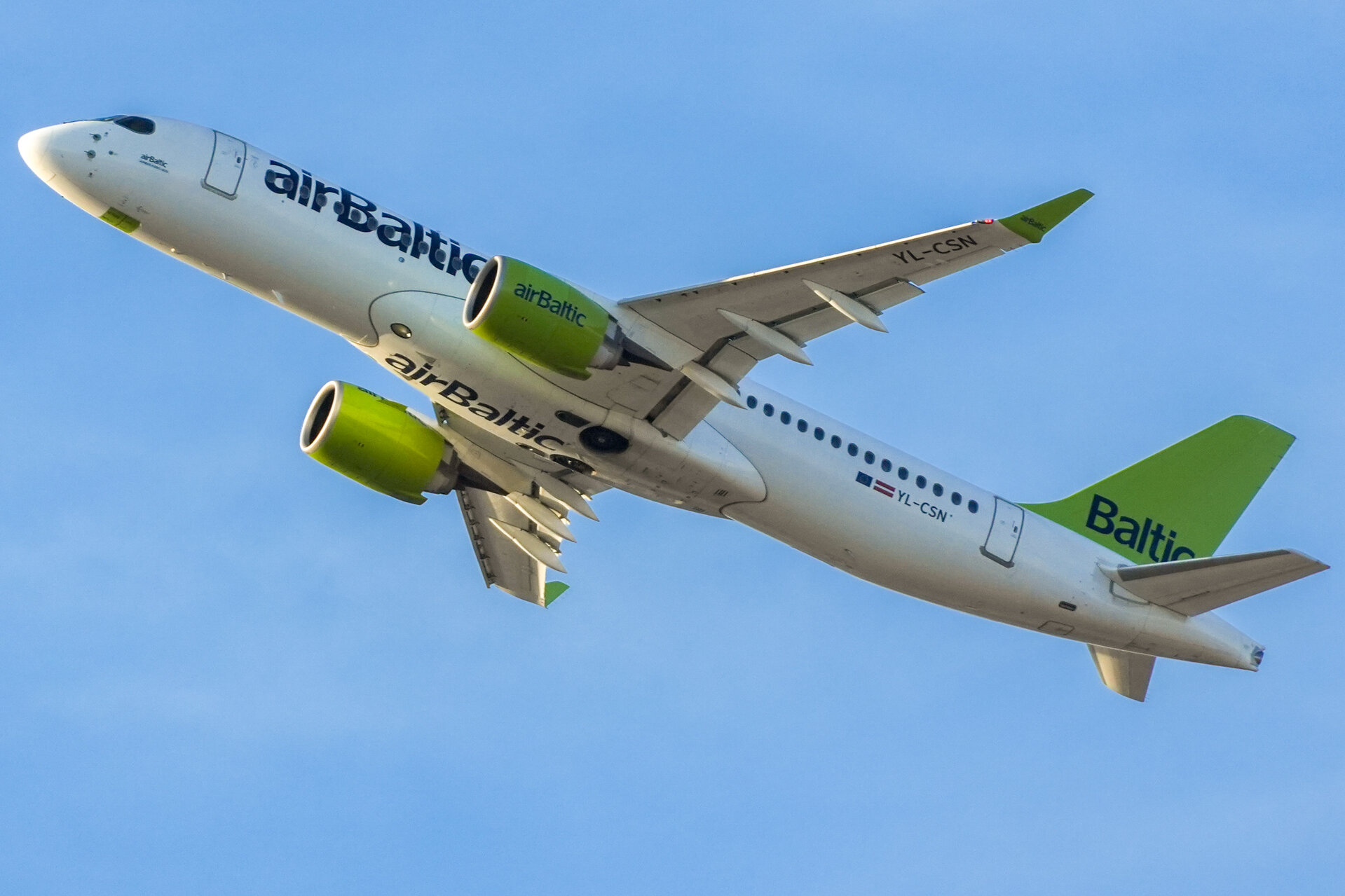Airbus A220-300