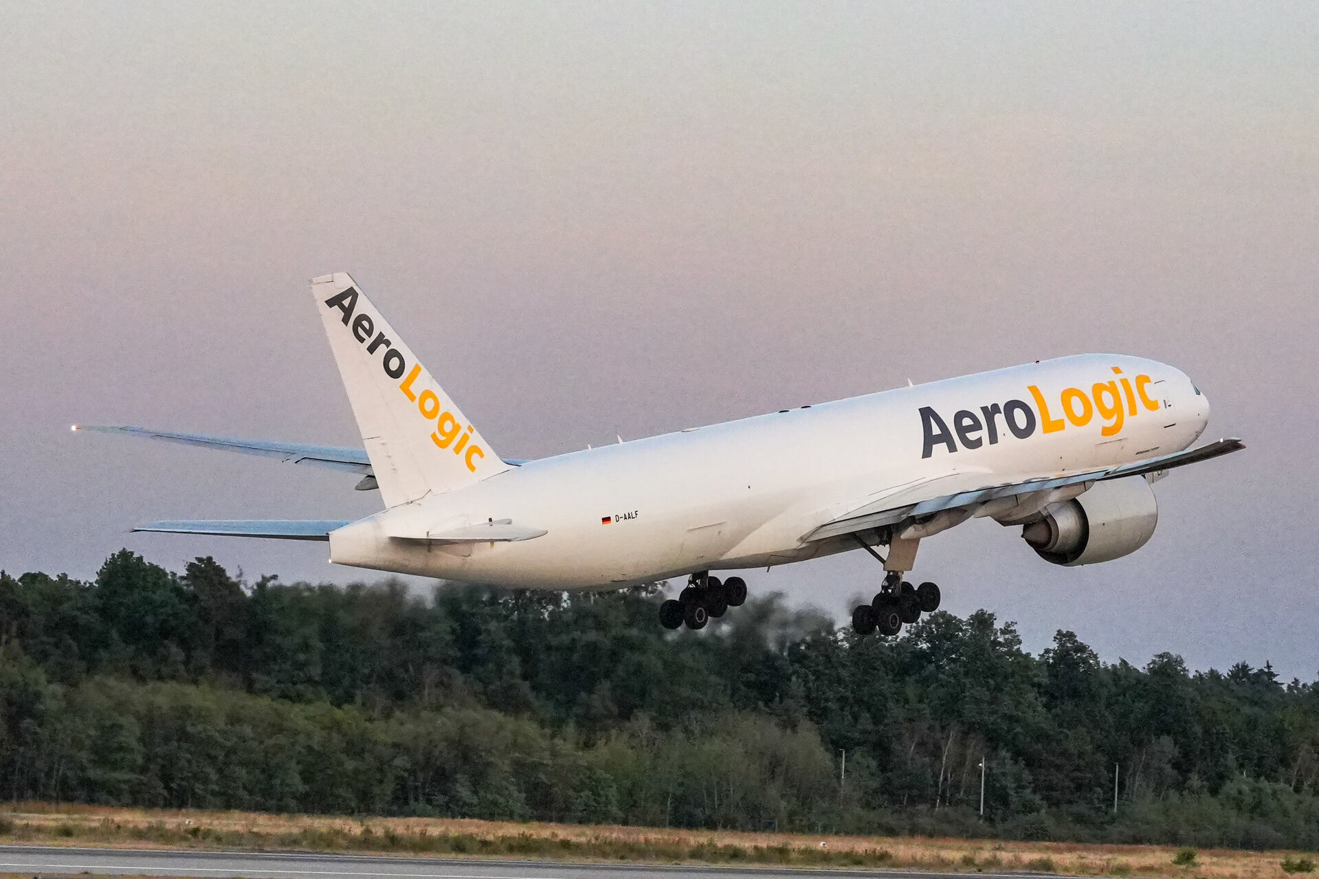 Boeing 777F (777 Freighter)