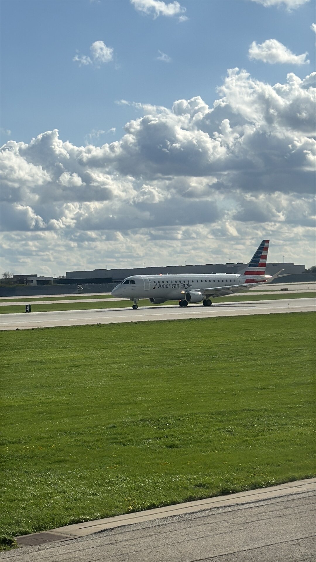 Embraer ERJ-175 (Embraer 175)