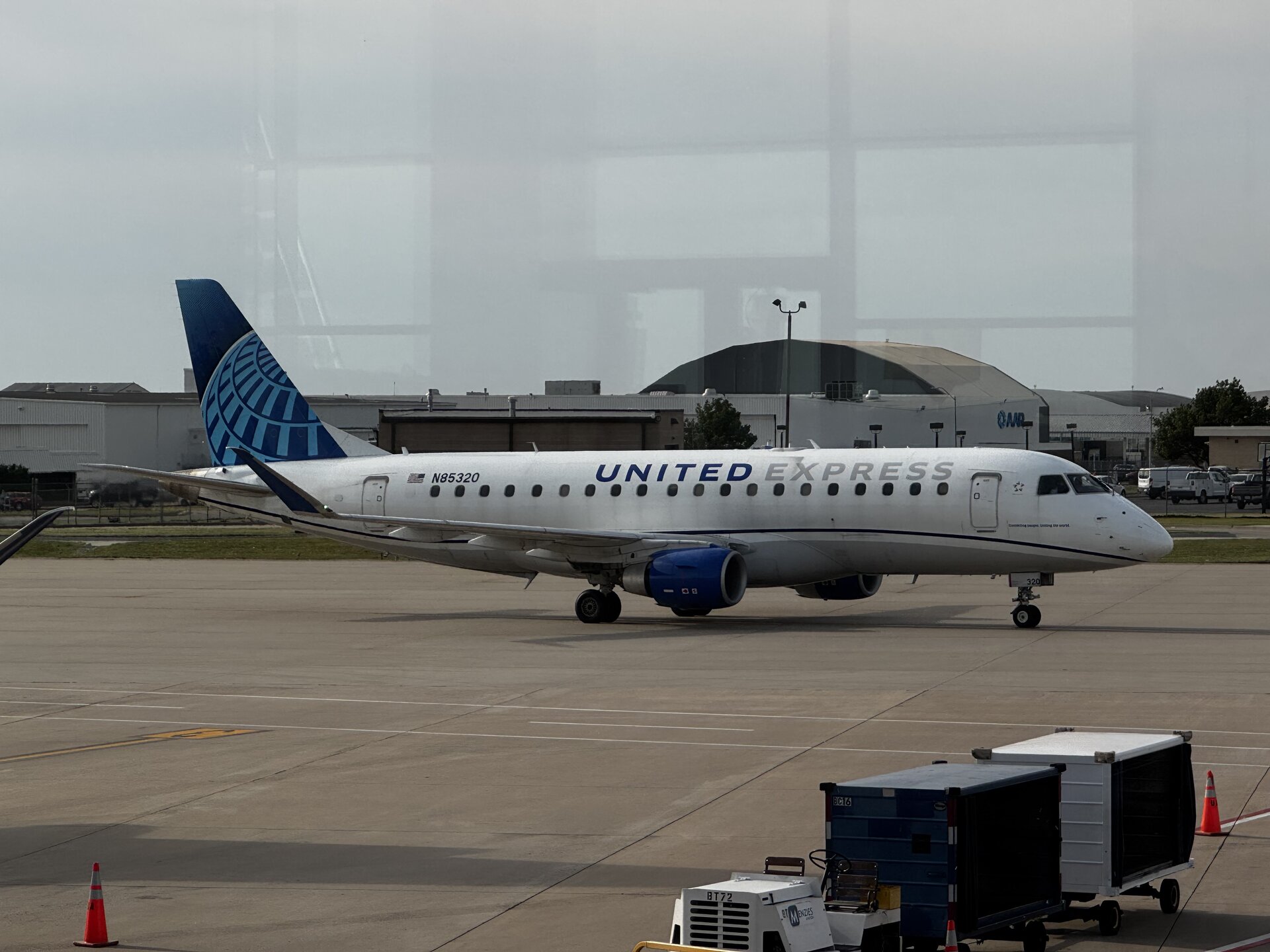 Embraer ERJ-175 (Embraer 175)