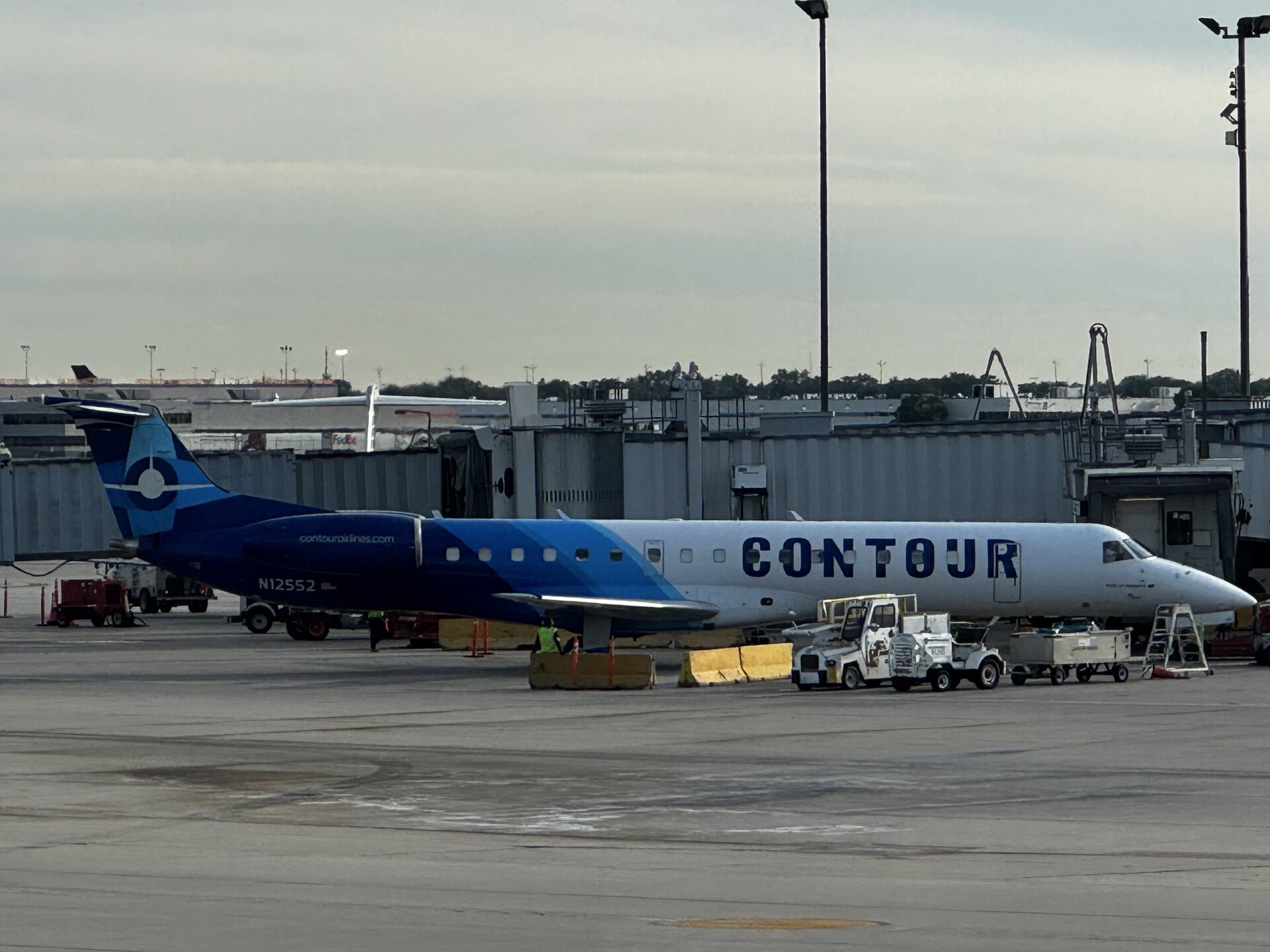 Embraer ERJ-145 (Embraer Regional Jet 145)