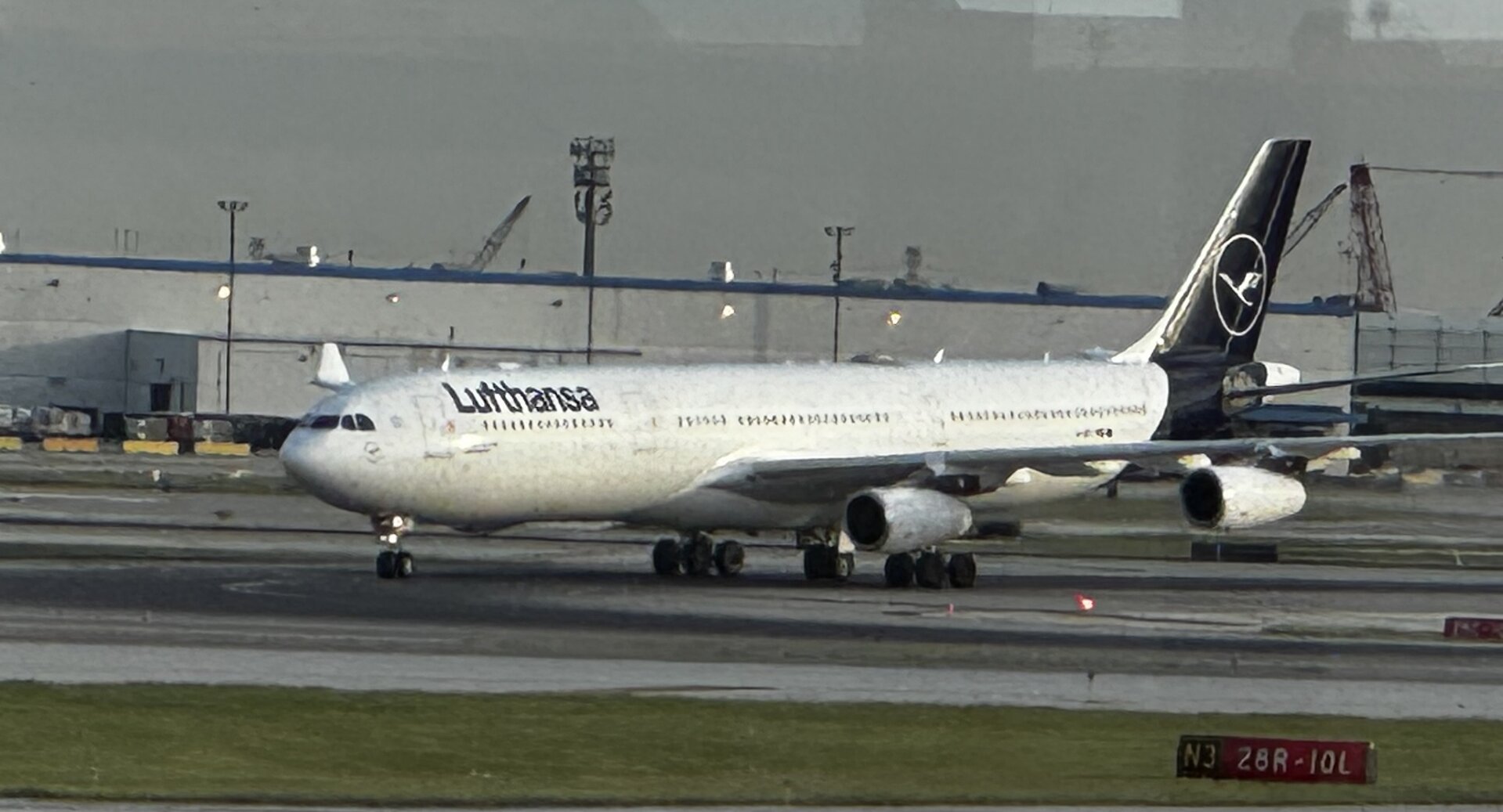Airbus A340-300
