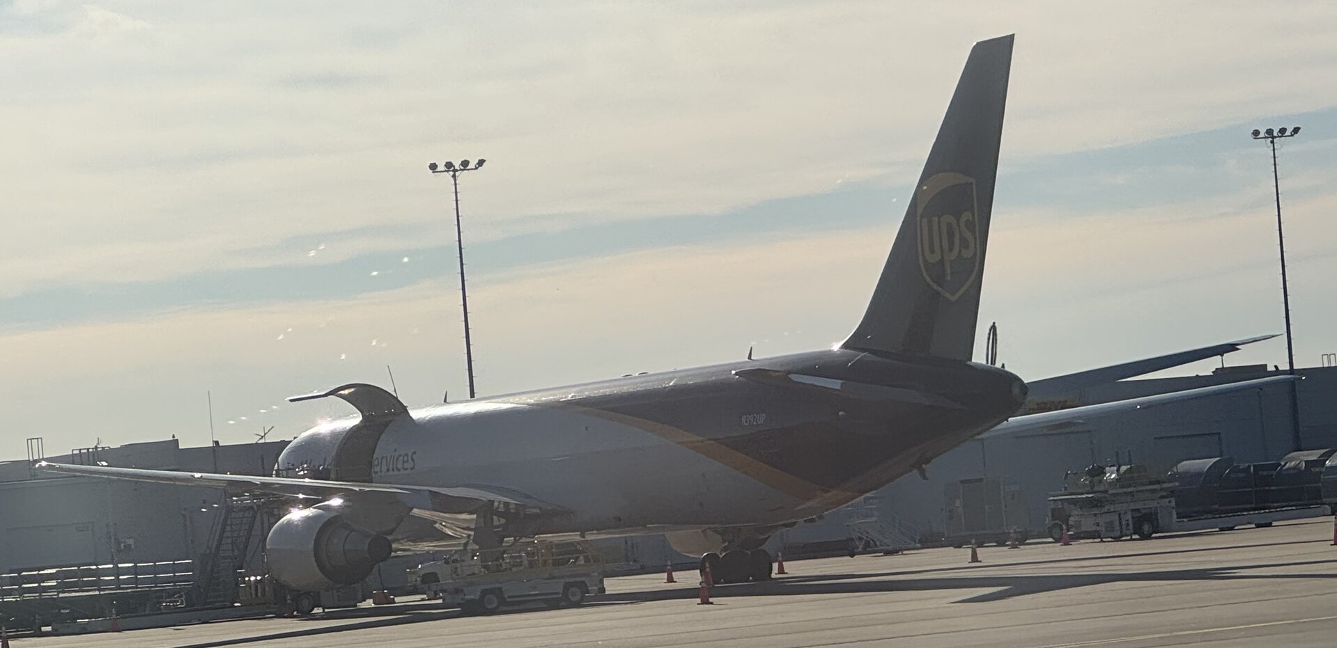 Boeing 767-34AF/ER (Boeing 767-300F)