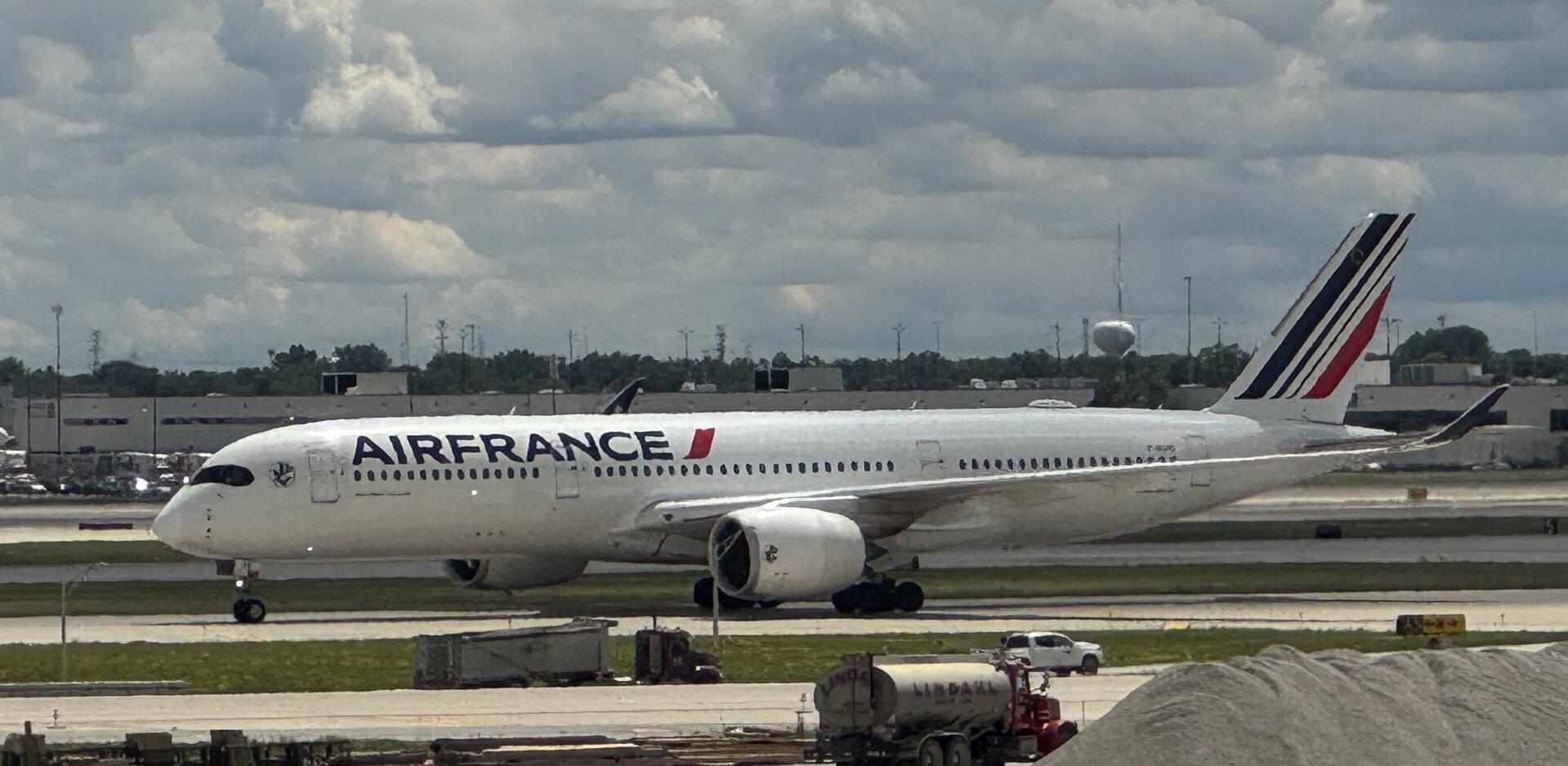 Airbus A350-900