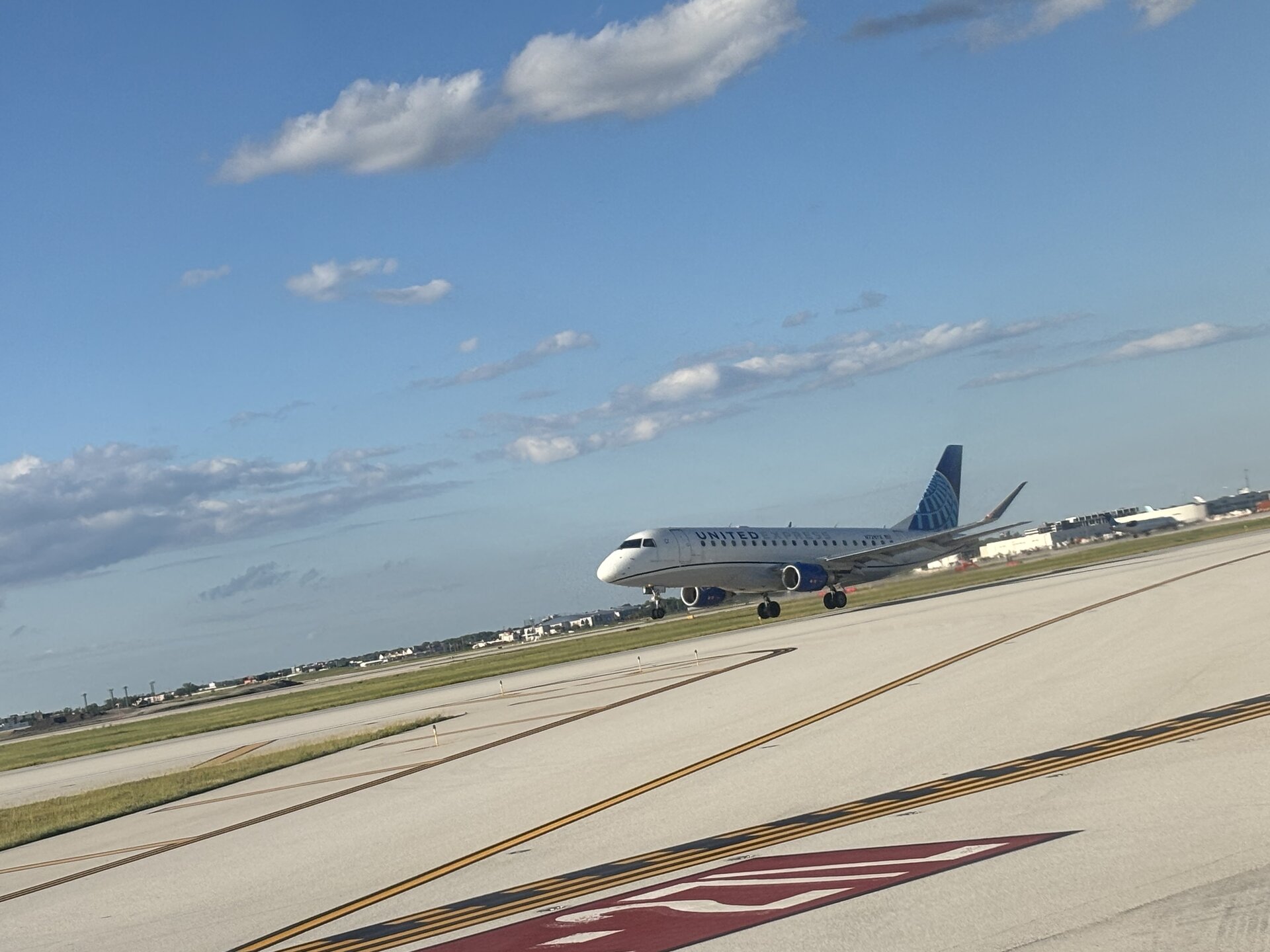 Embraer Embraer 175 (E175)