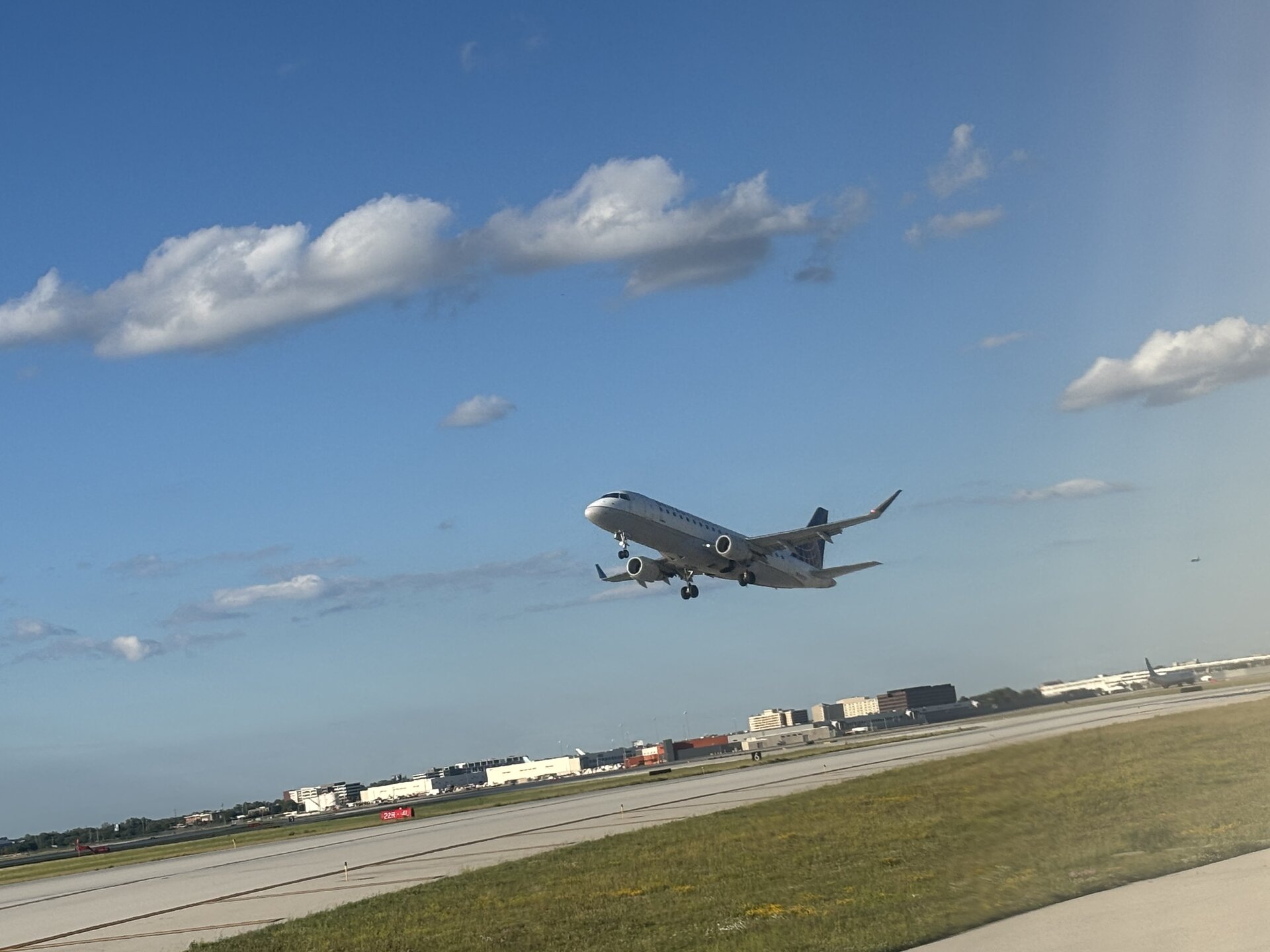 Embraer ERJ-175