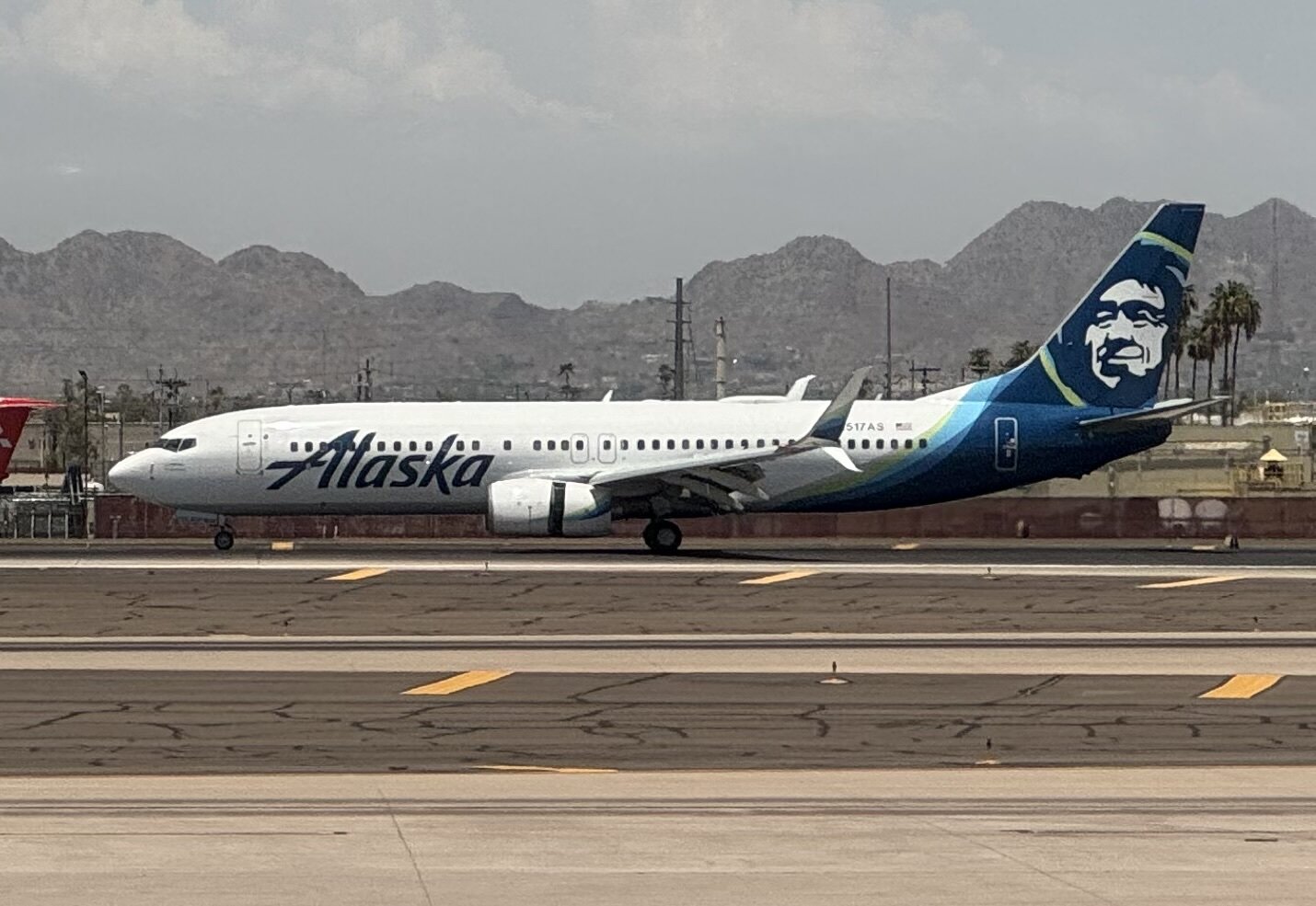 Boeing 737-890 (737-800)