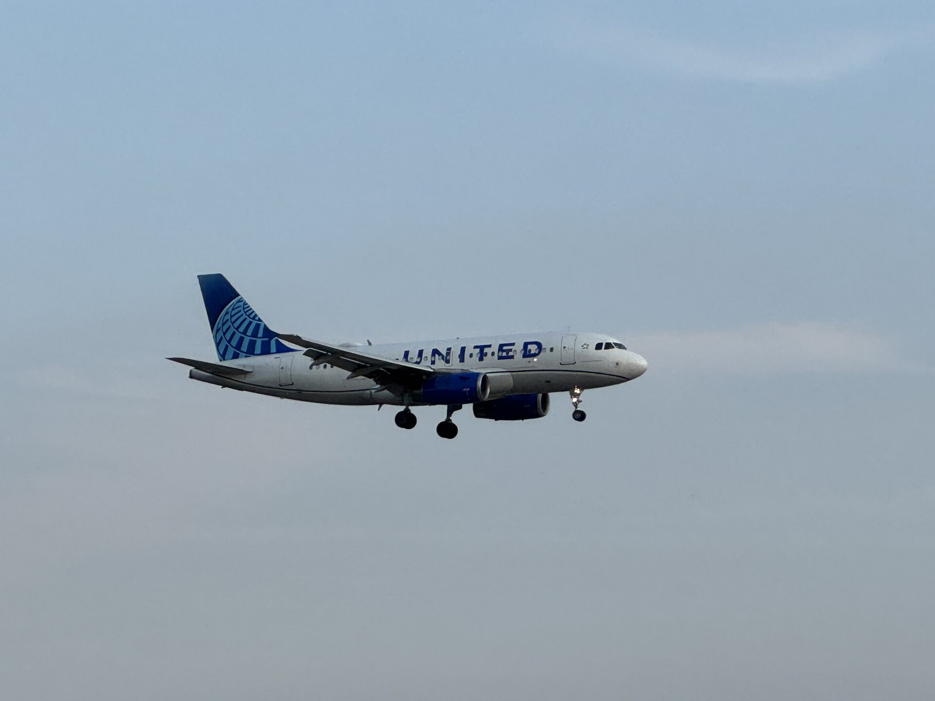 Airbus A319-100