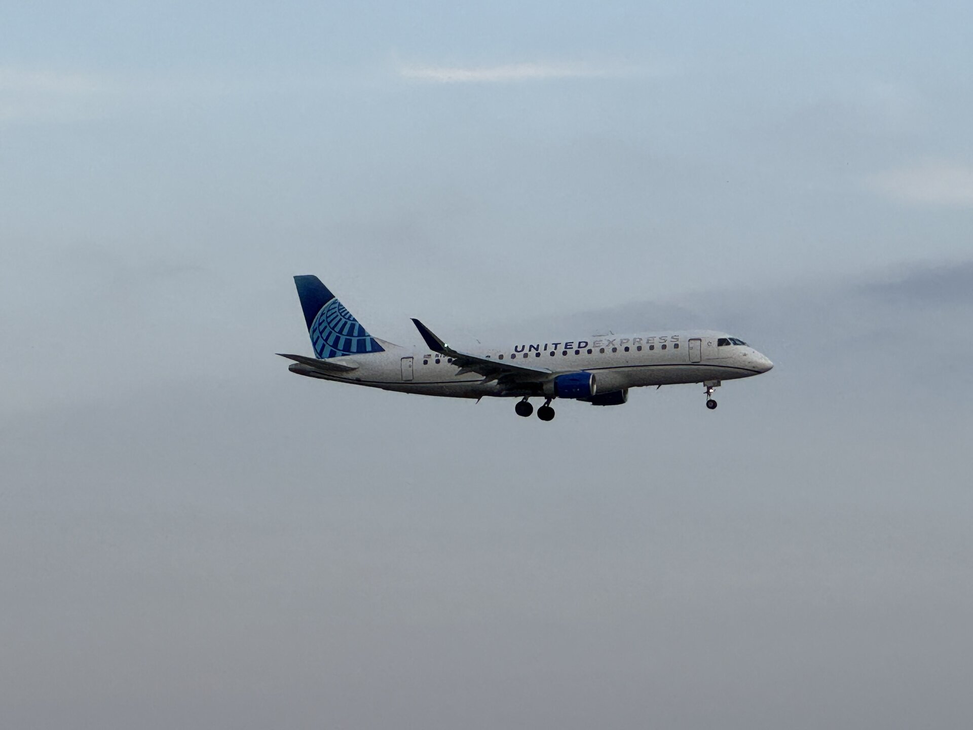 Embraer Embraer E175