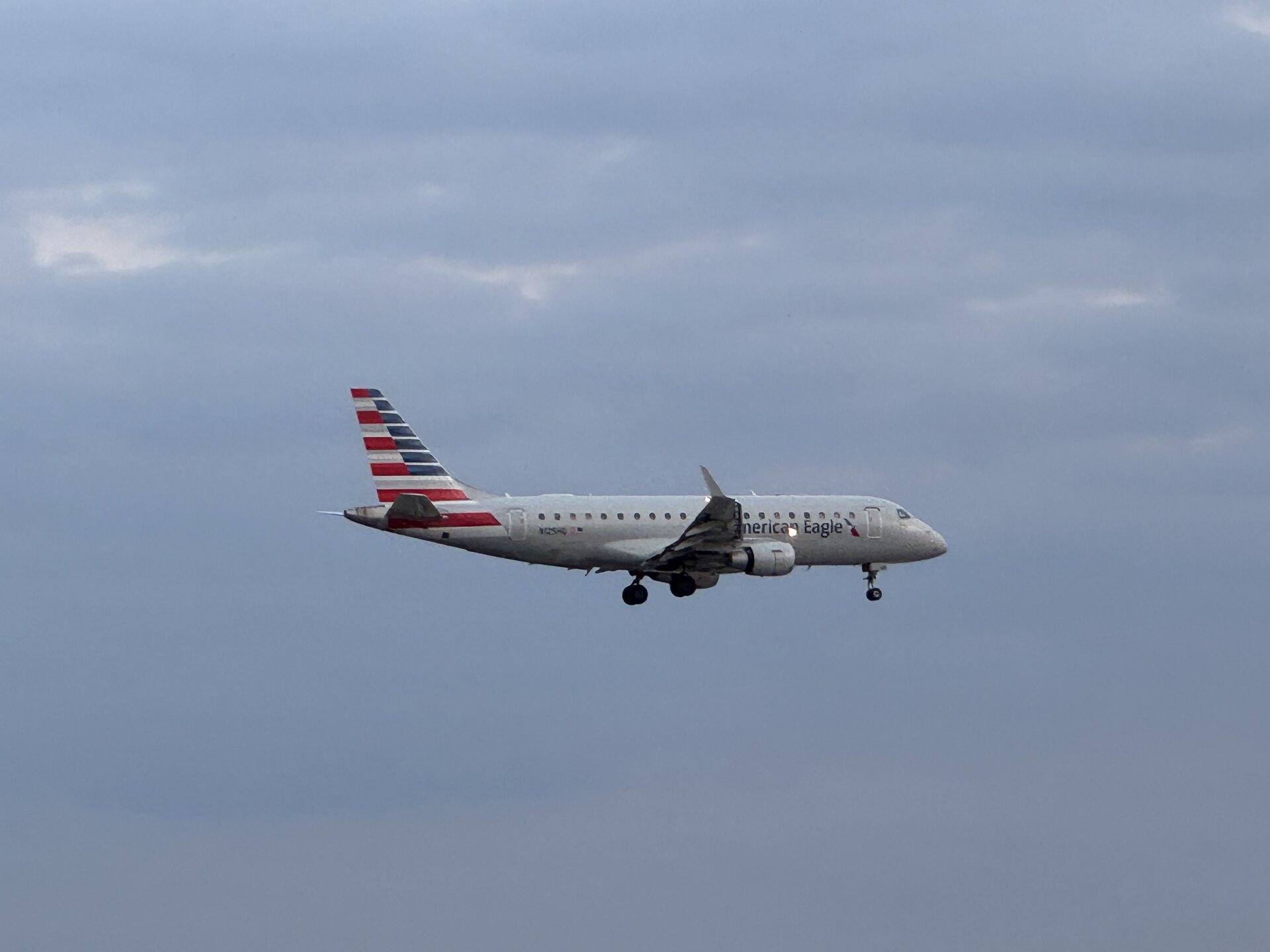 Embraer Embraer ERJ-175