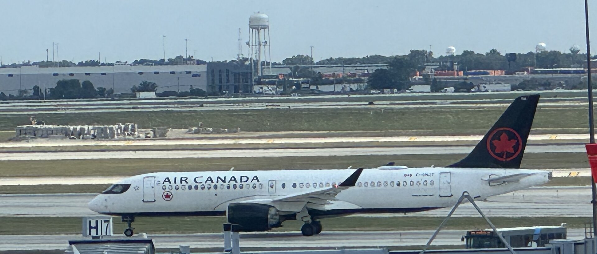 Airbus A220-300