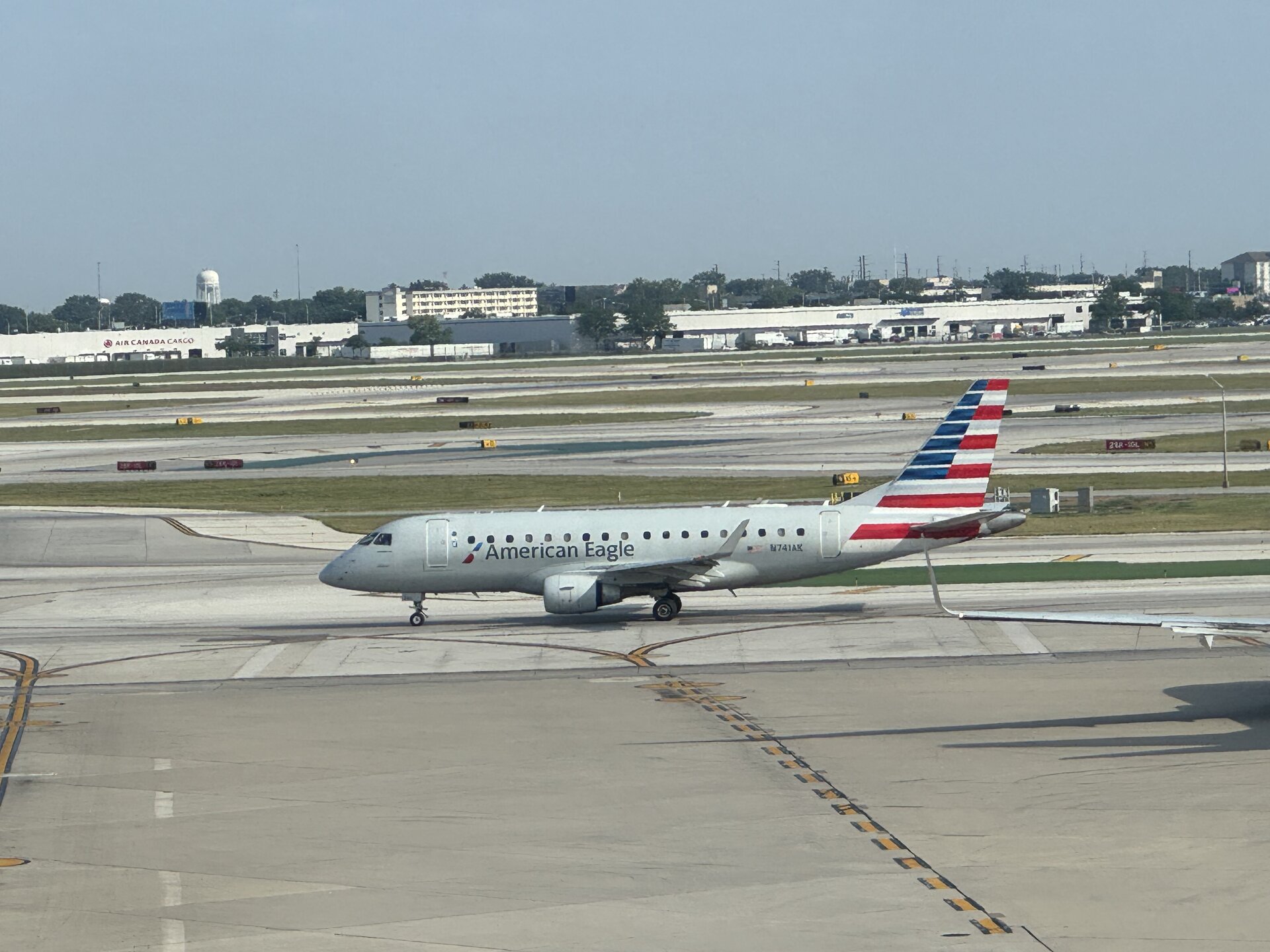 Embraer ERJ-175 (Embraer 175)