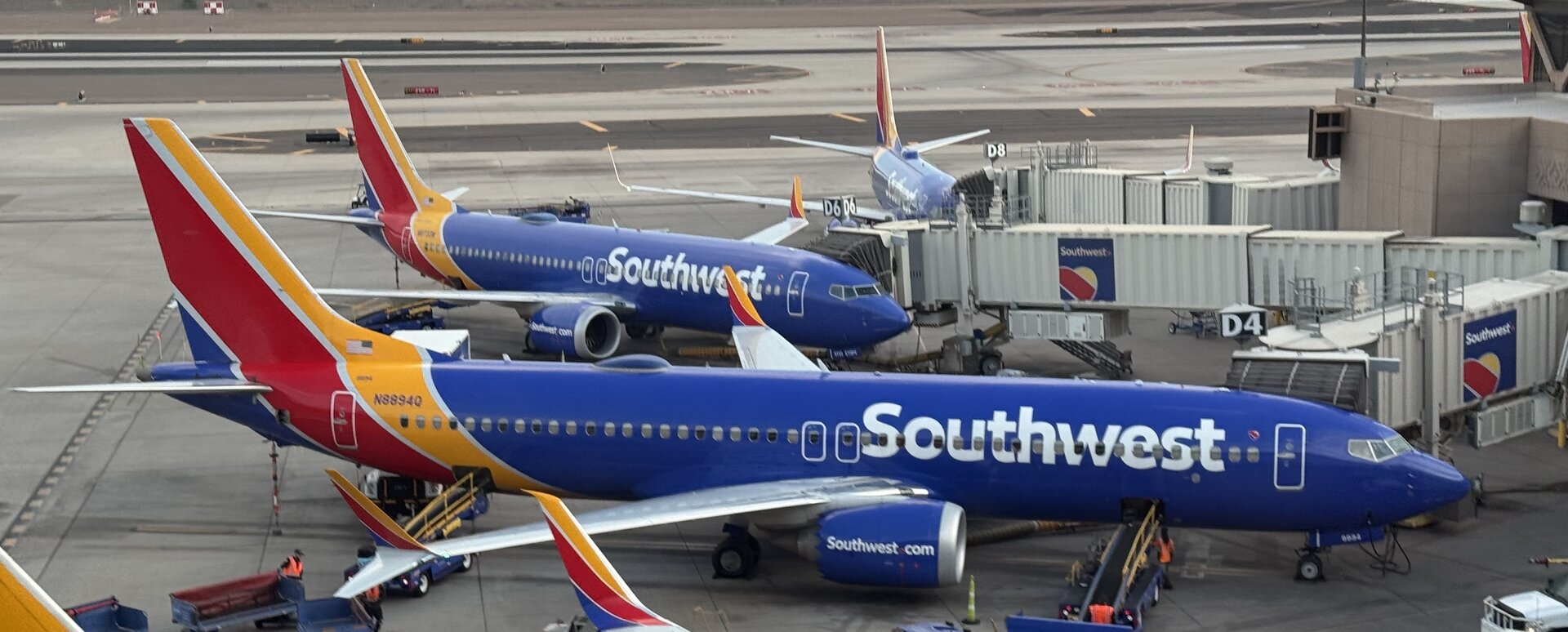 Boeing 737-8H4 (737-800)