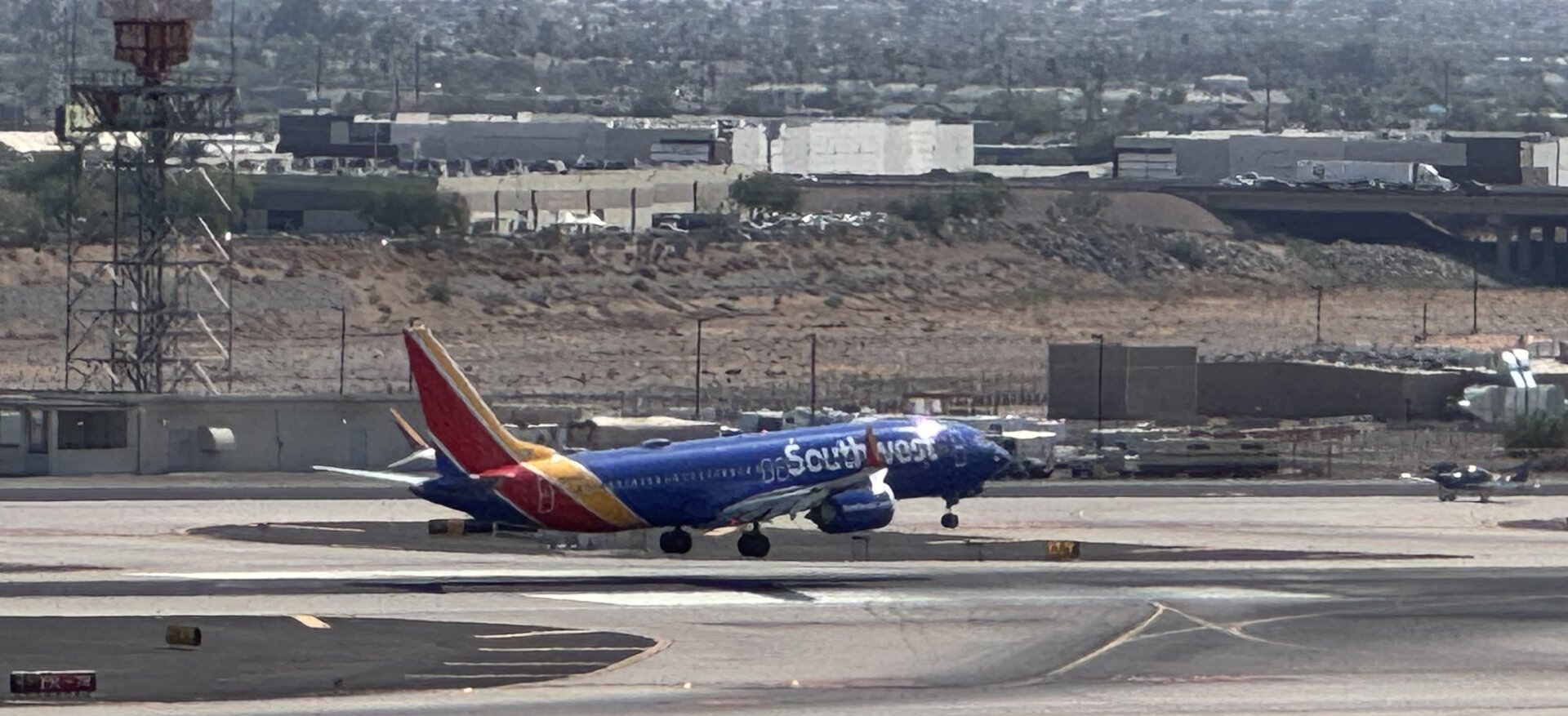 Boeing 737-800 (possibly 737 MAX 8, but 737-800 most likely from appearance and livery)