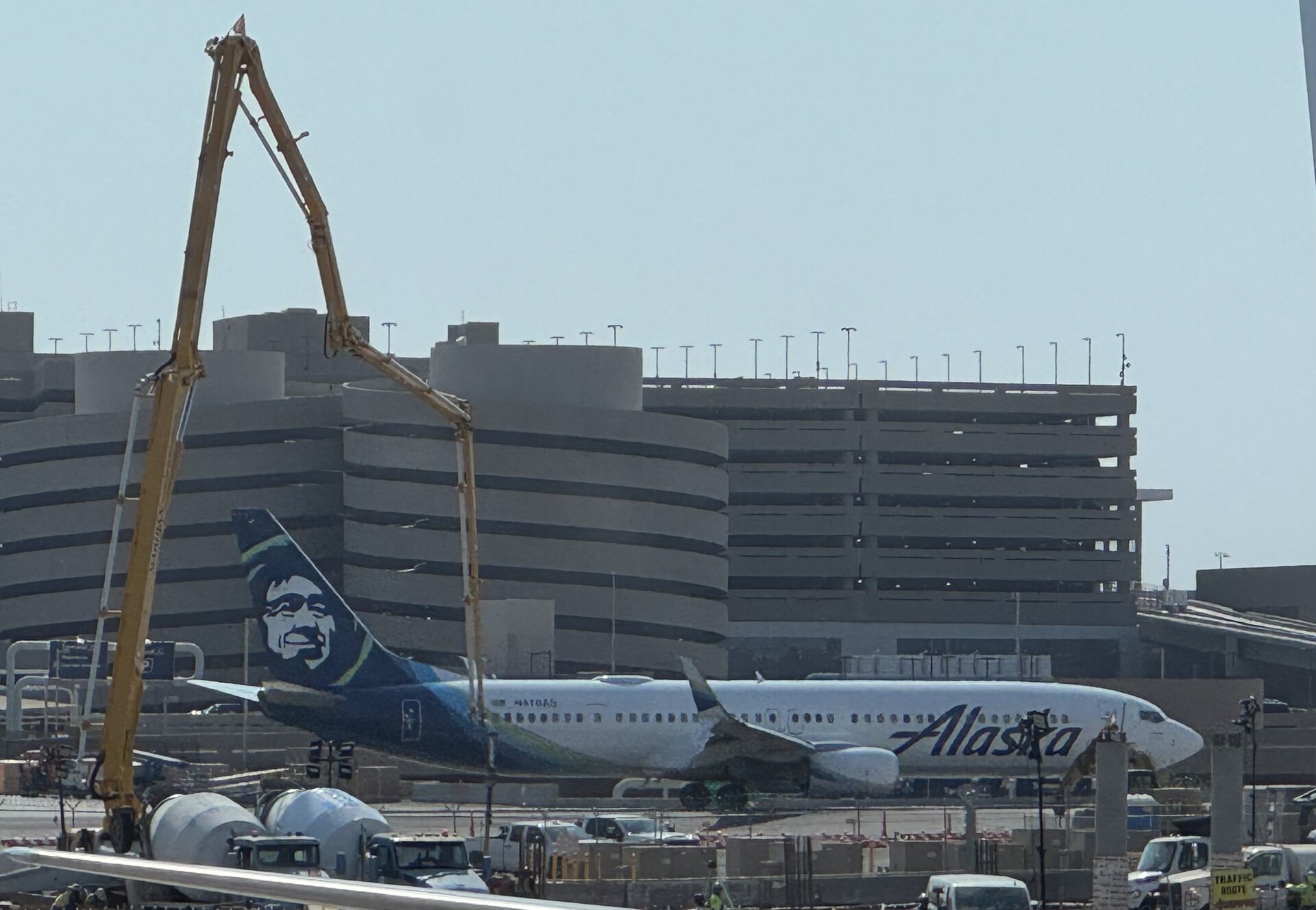 Boeing 737-890