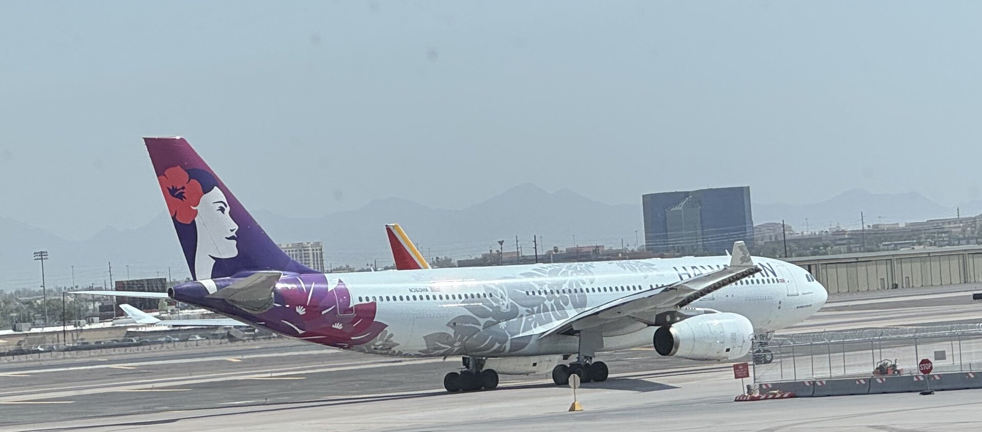 Airbus A330-243