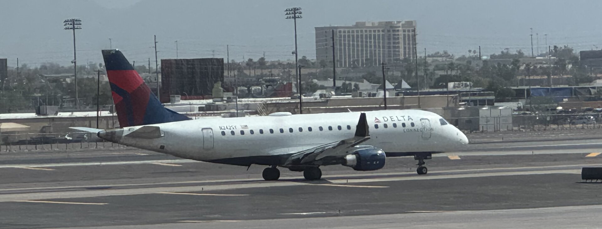 Embraer ERJ-175
