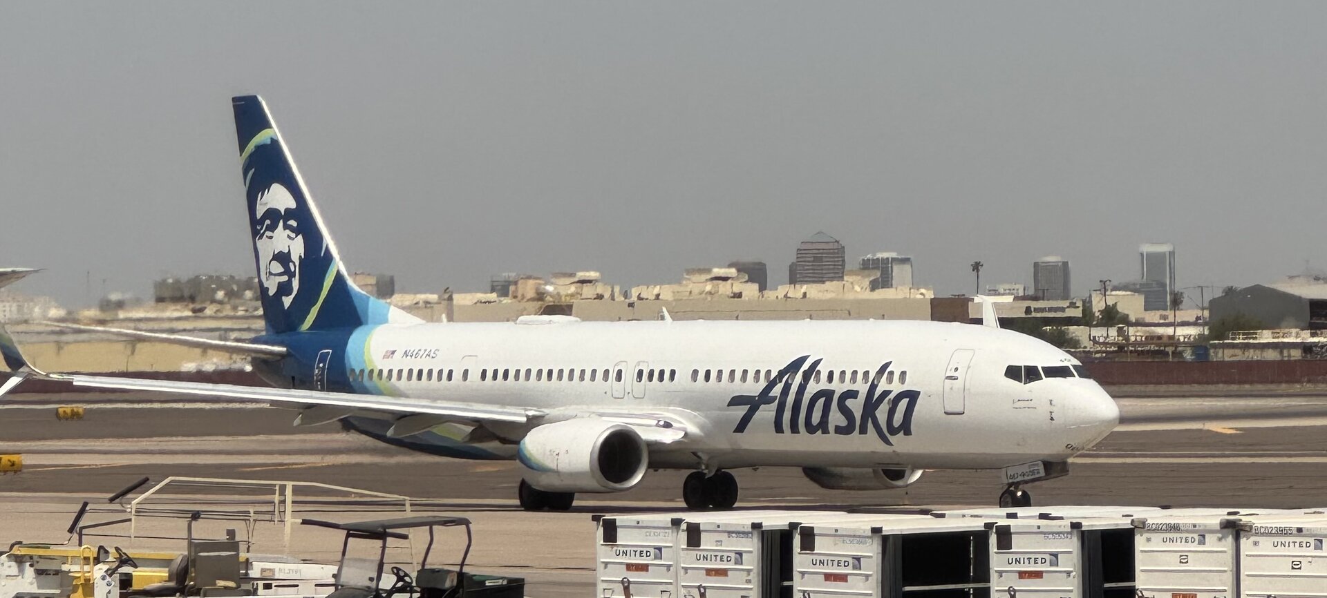 Boeing 737-890 (737-800)