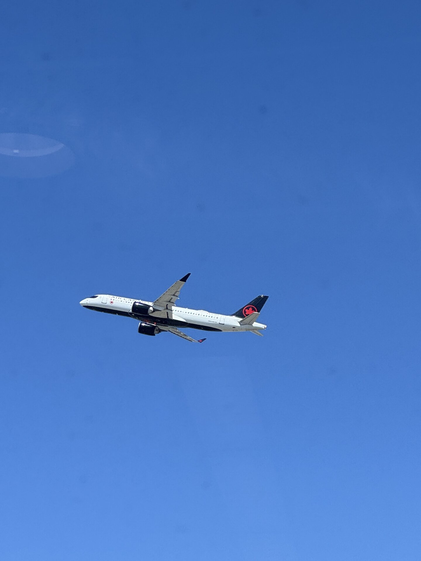 Airbus A220-300