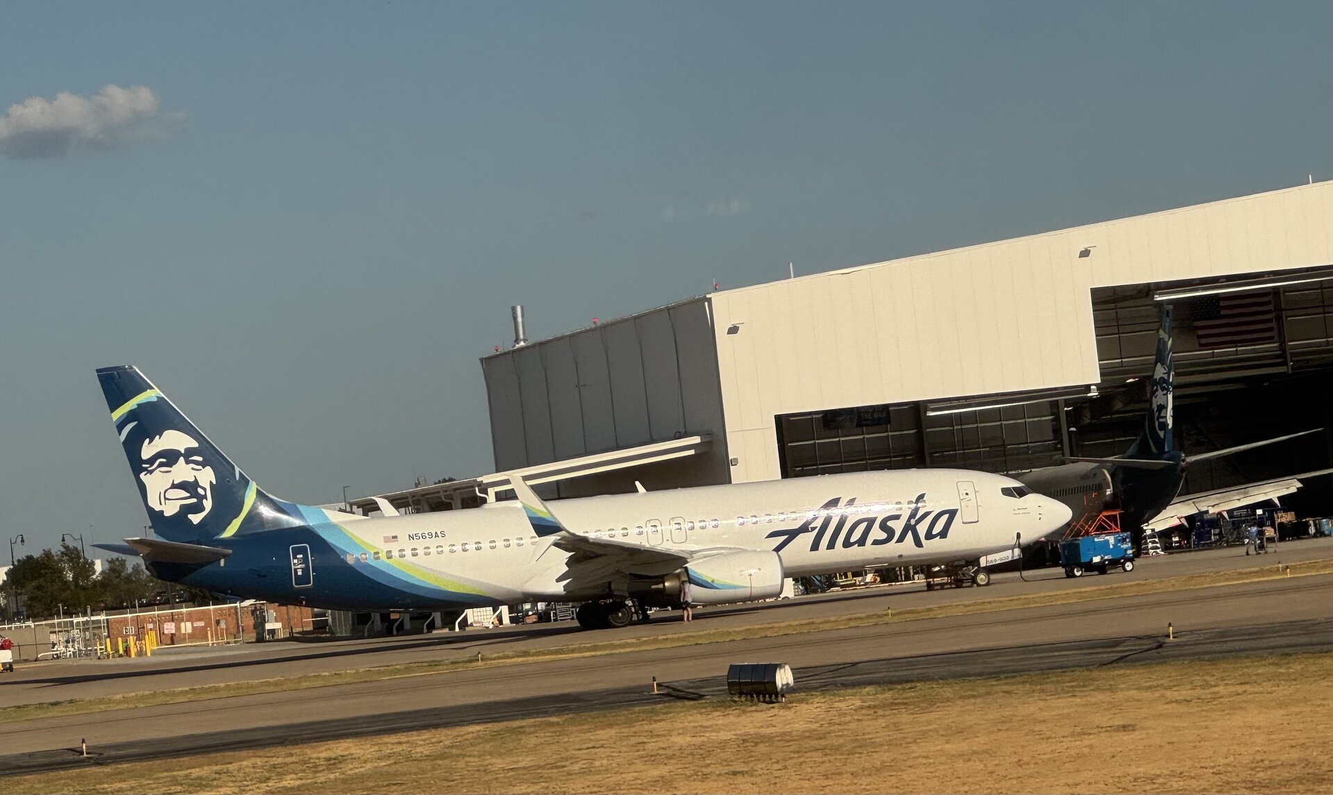 Boeing 737-890 (737-800)