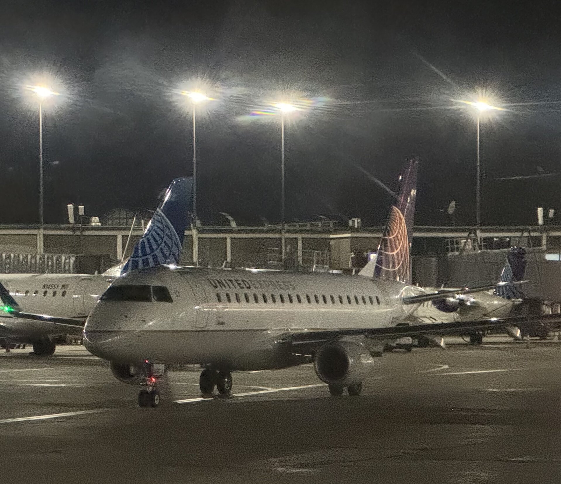 Embraer ERJ-175 (Embraer 175)
