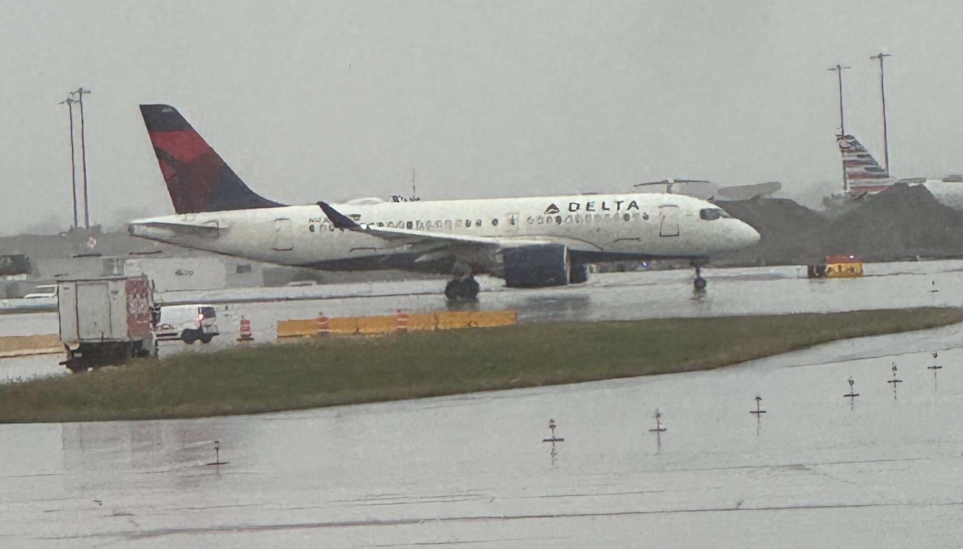 Airbus A220-100