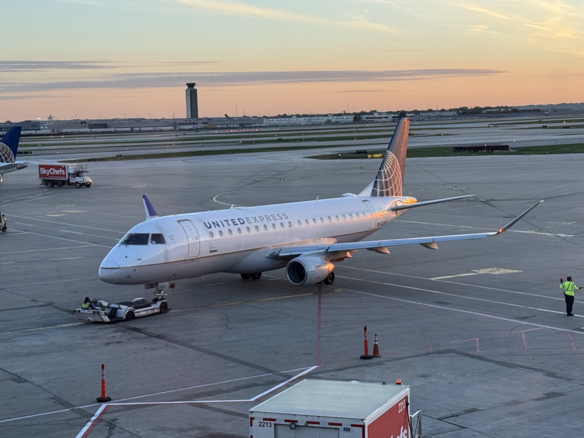 Embraer ERJ-175 (Embraer 175)