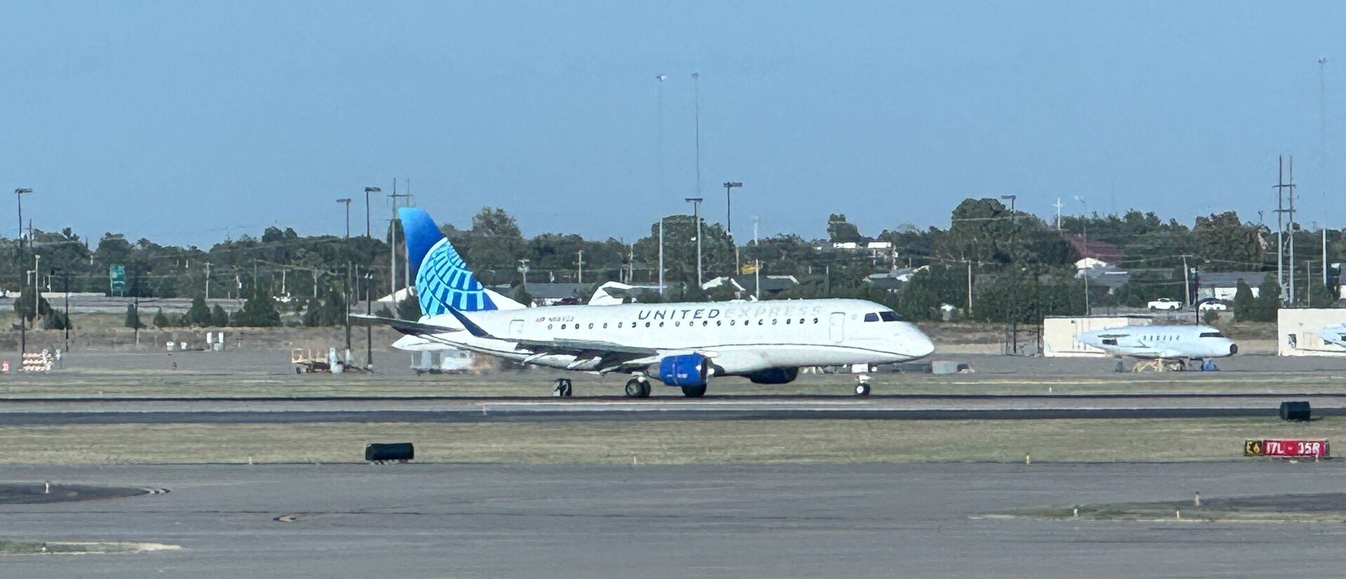 Embraer ERJ-175 (Embraer 170-200LR)