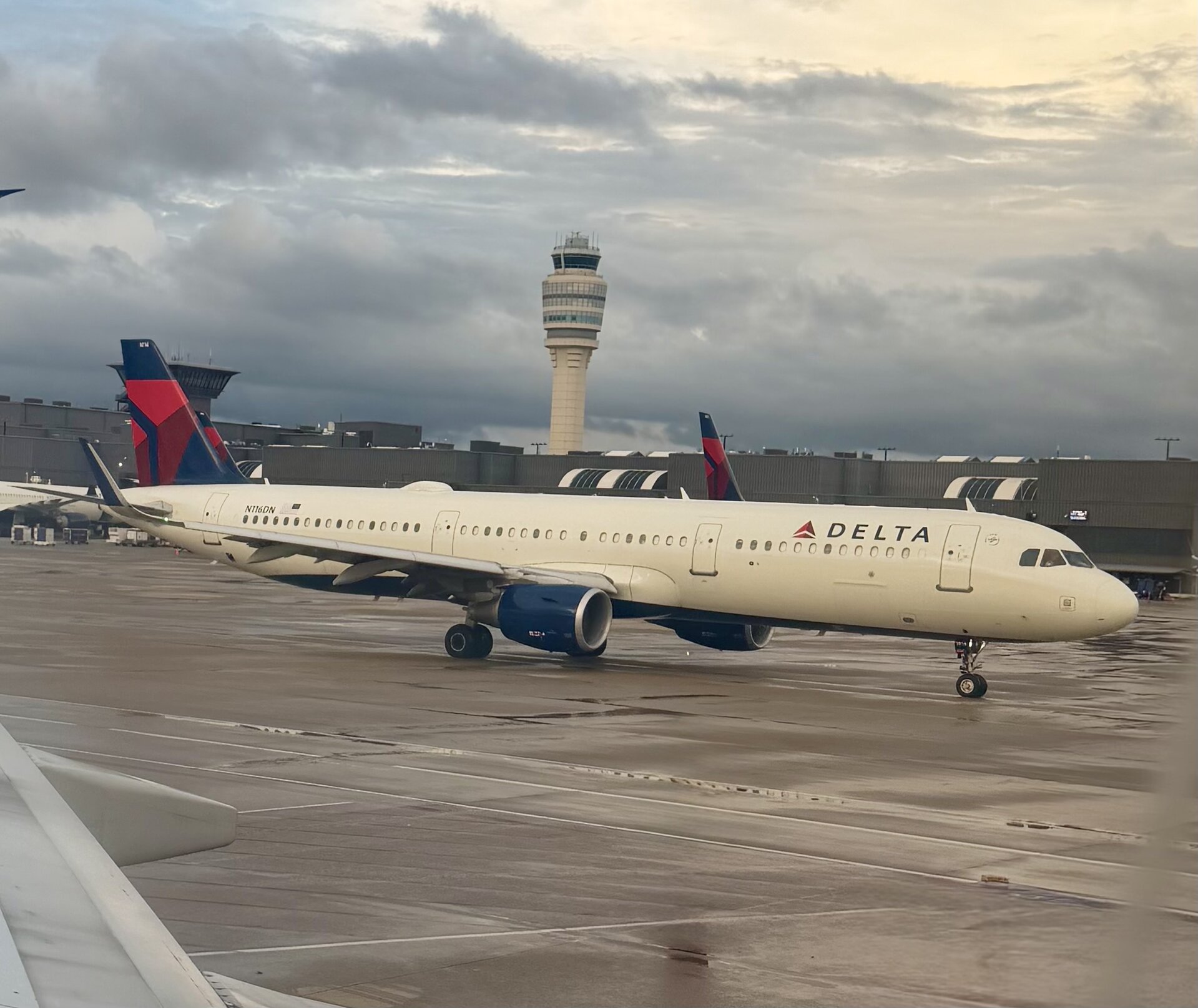 Airbus A321-211